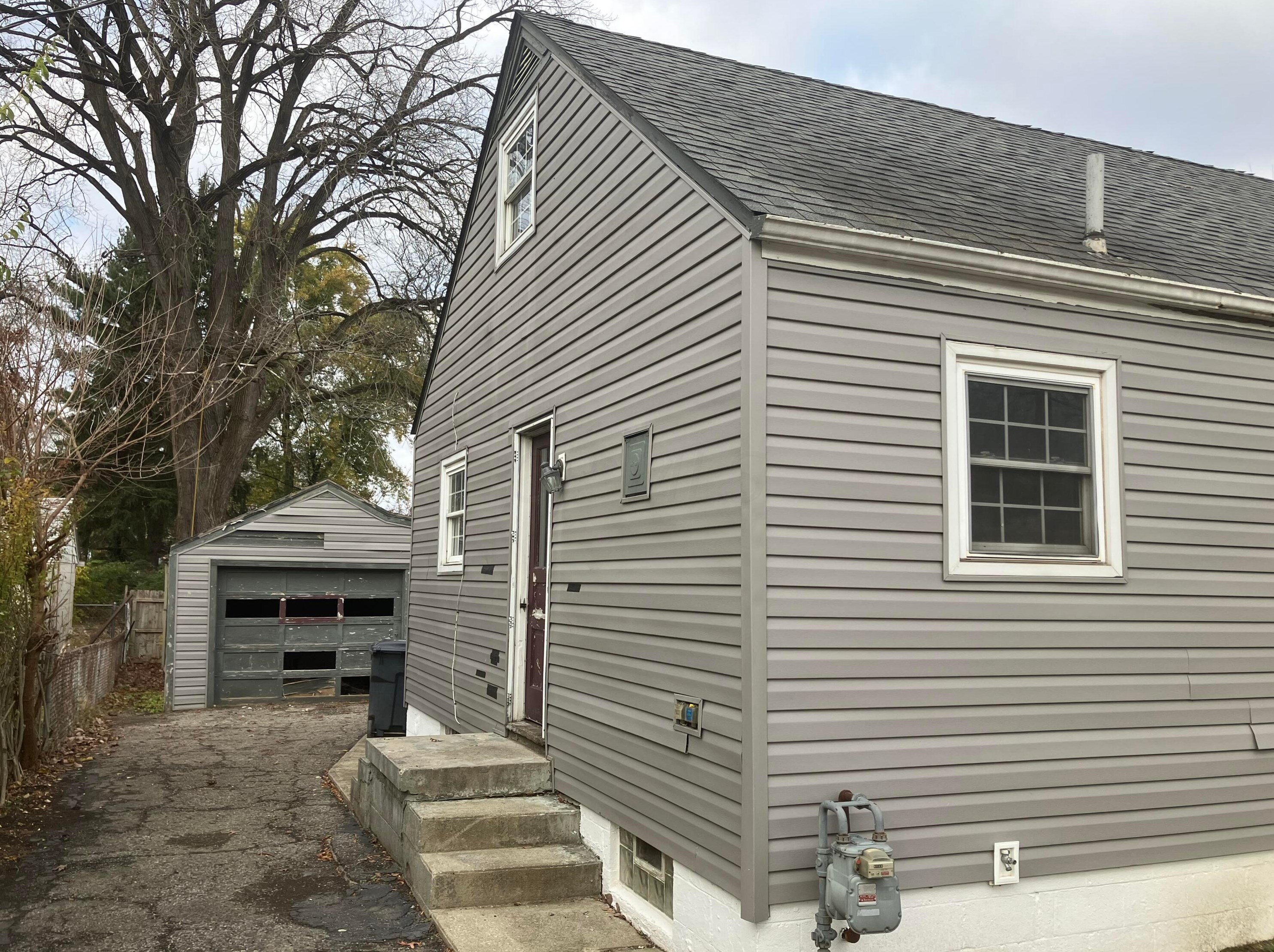 3780 Doney St, Columbus, OH 43213-1717
