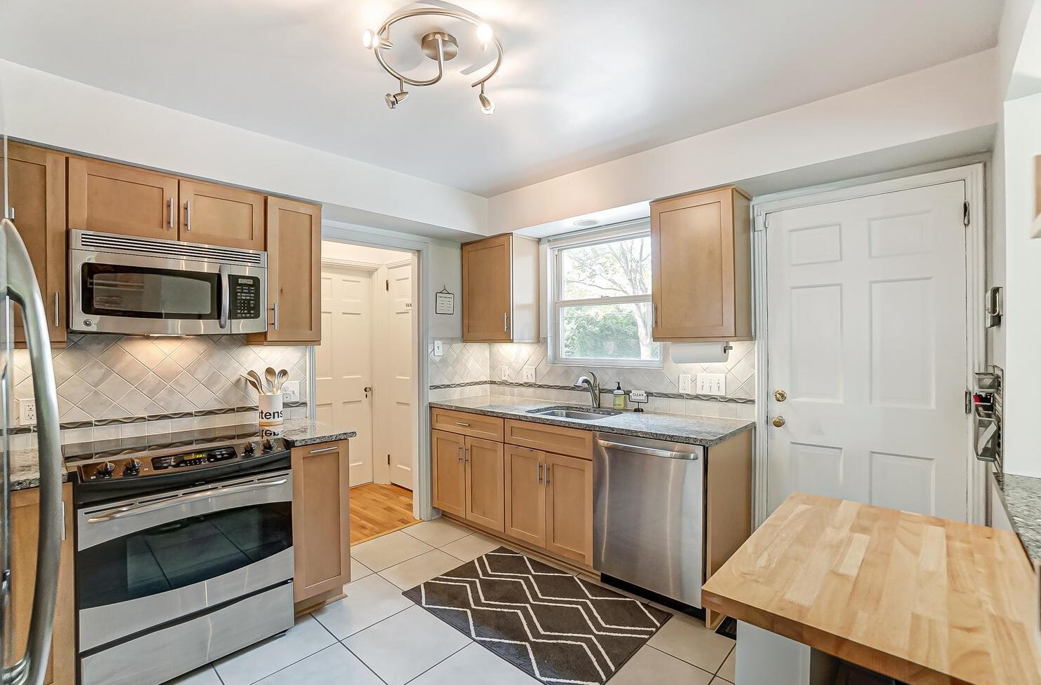 2646 Northwest Blvd, Columbus OH  43221-3345 exterior