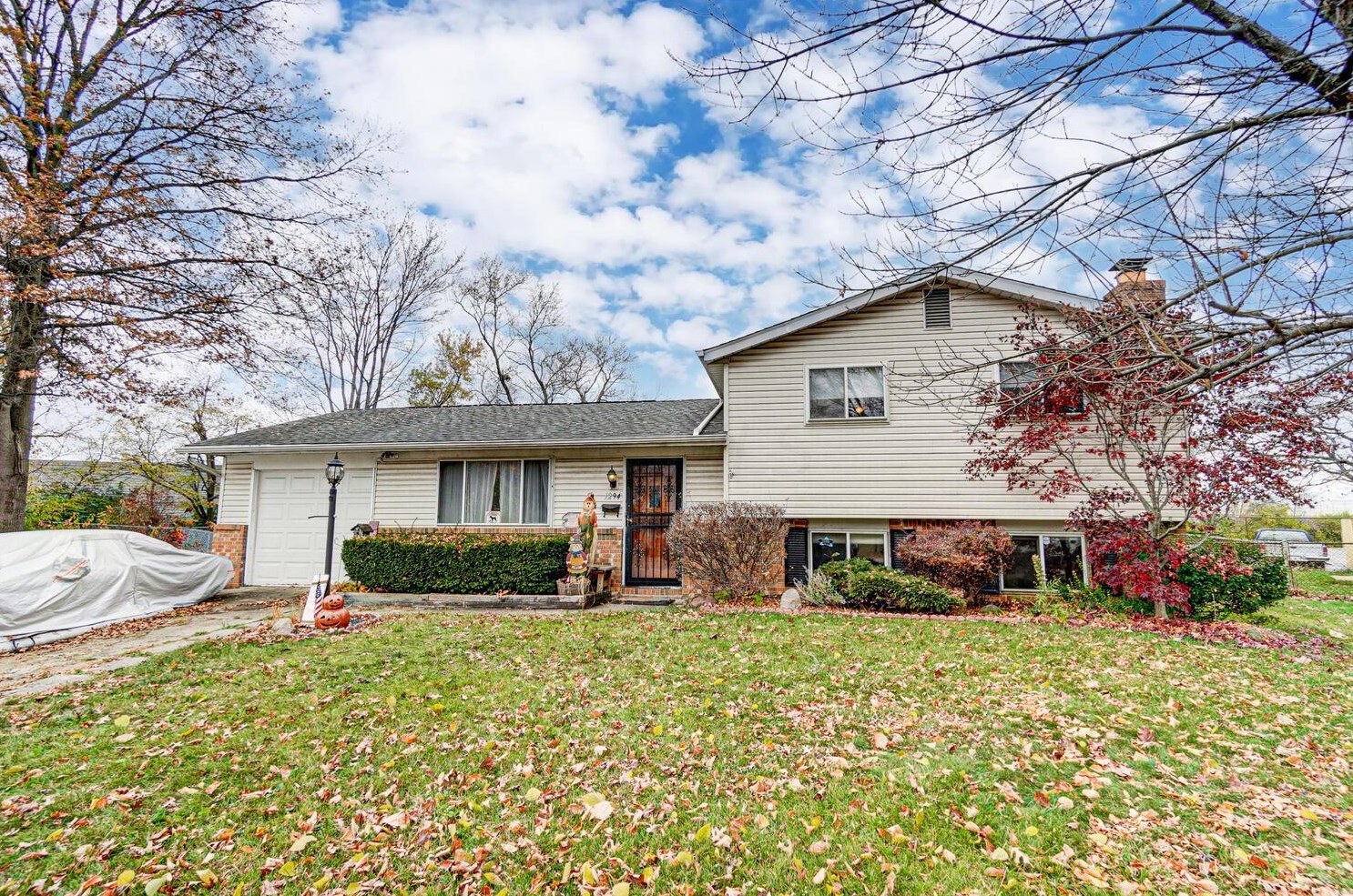1294 Bolenhill Ct, Columbus, OH 43229-1323