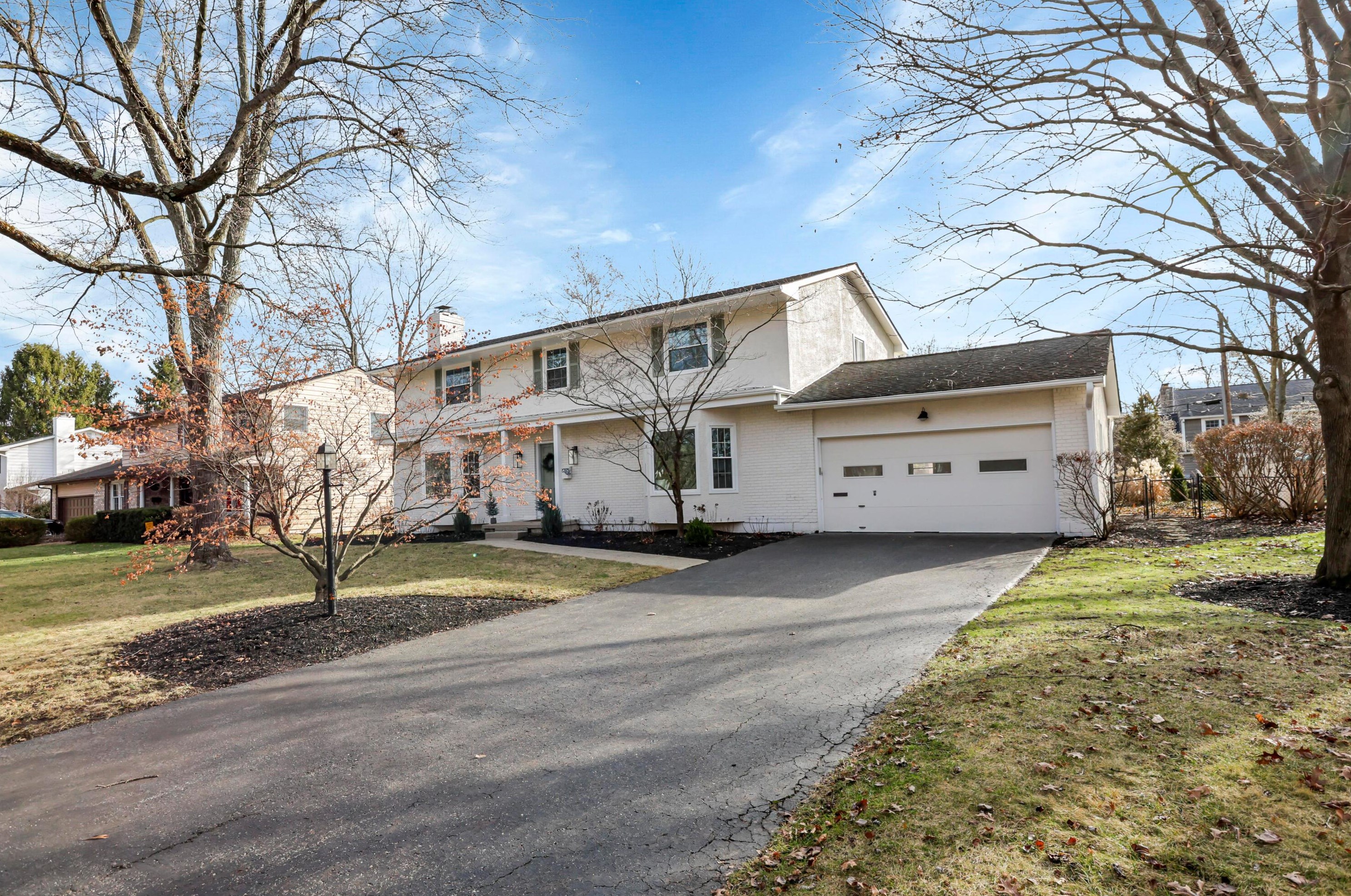 2275 Haverford Rd, Columbus OH  43220-4317 exterior