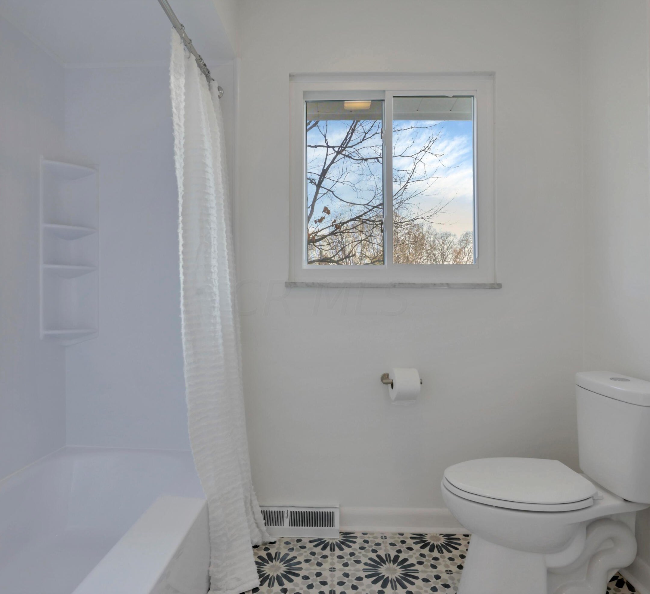 2275 Haverford Rd, Columbus OH  43220-4317 exterior