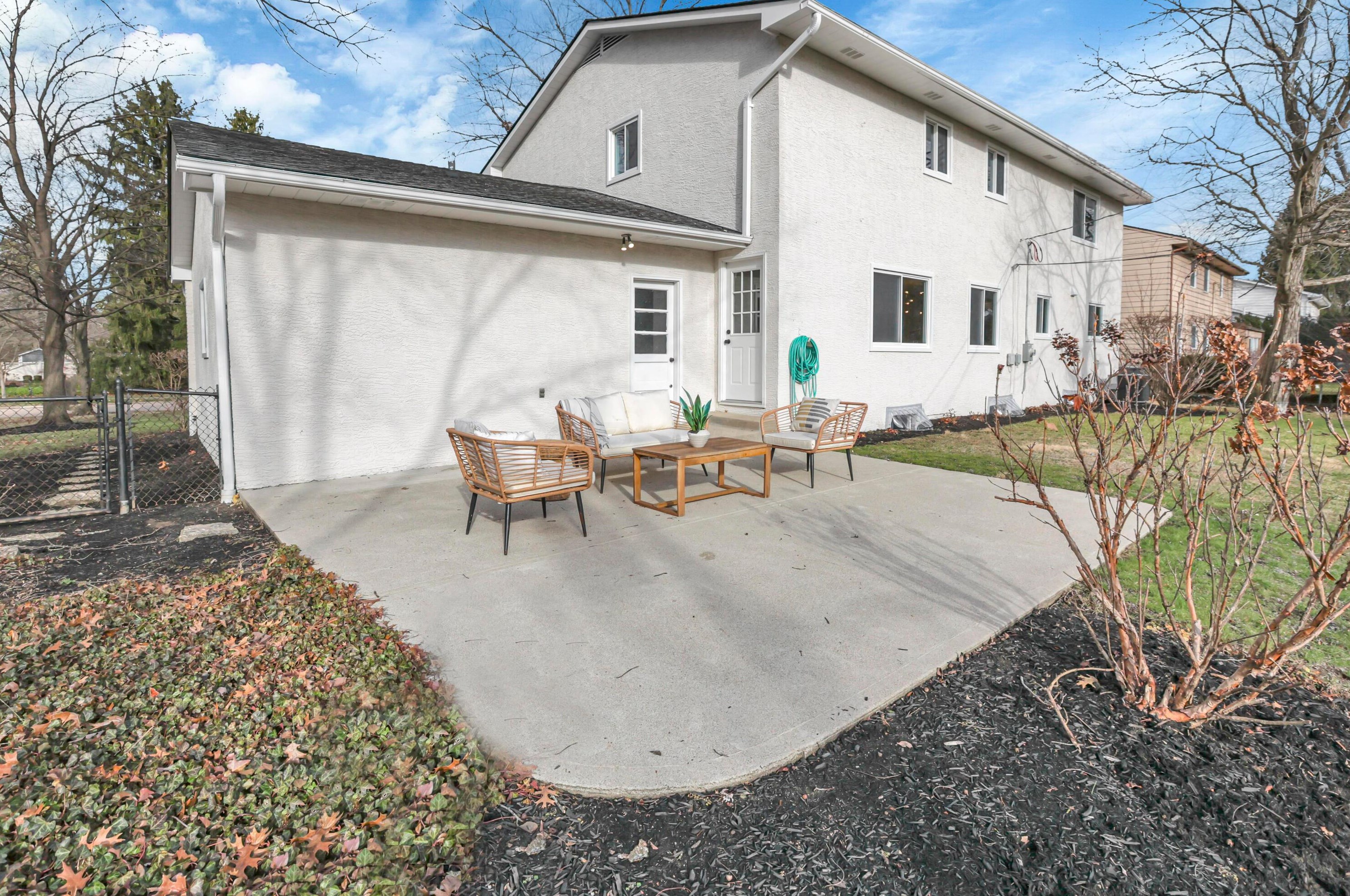 2275 Haverford Rd, Columbus OH  43220-4317 exterior