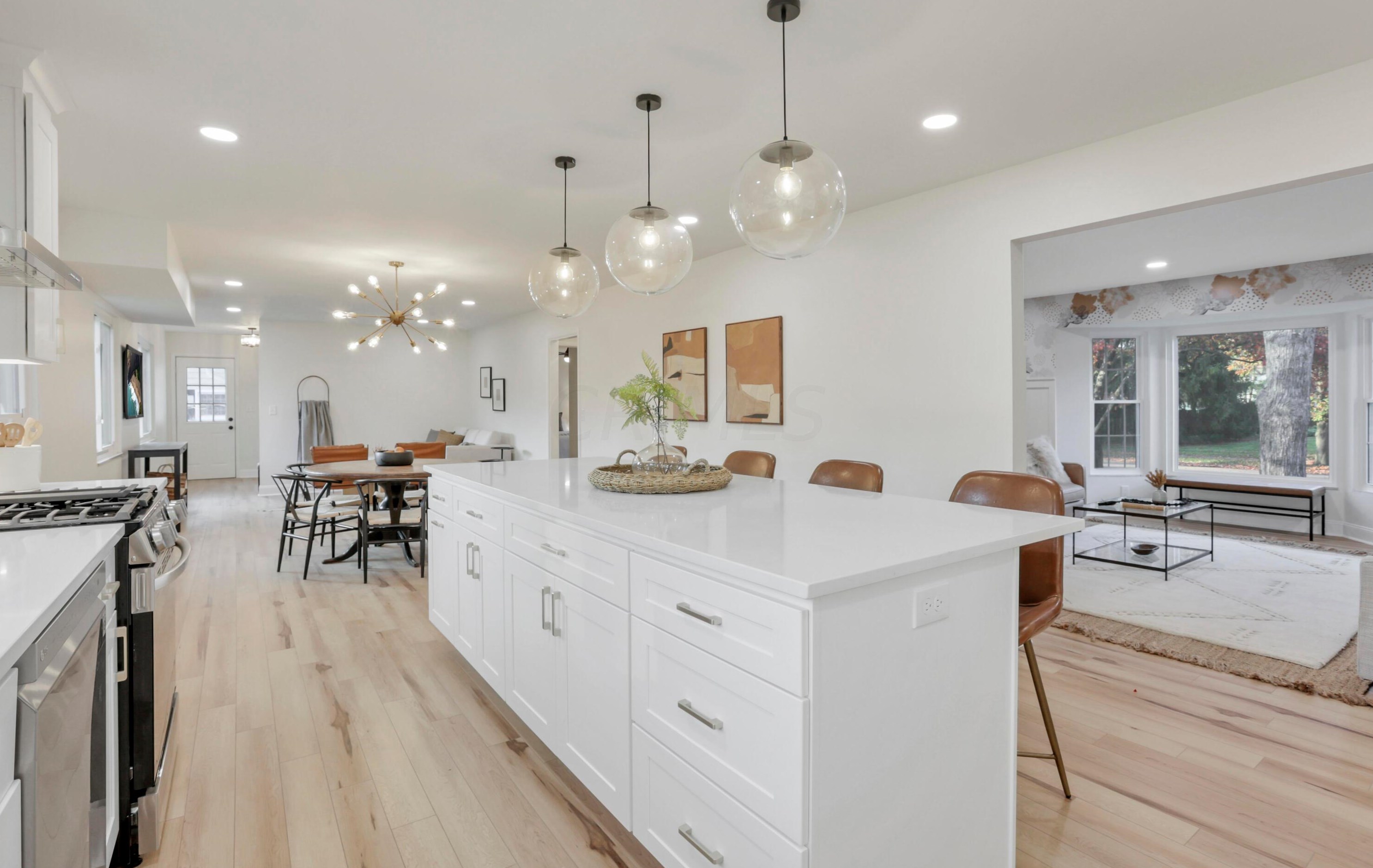 2275 Haverford Rd, Columbus OH  43220-4317 exterior