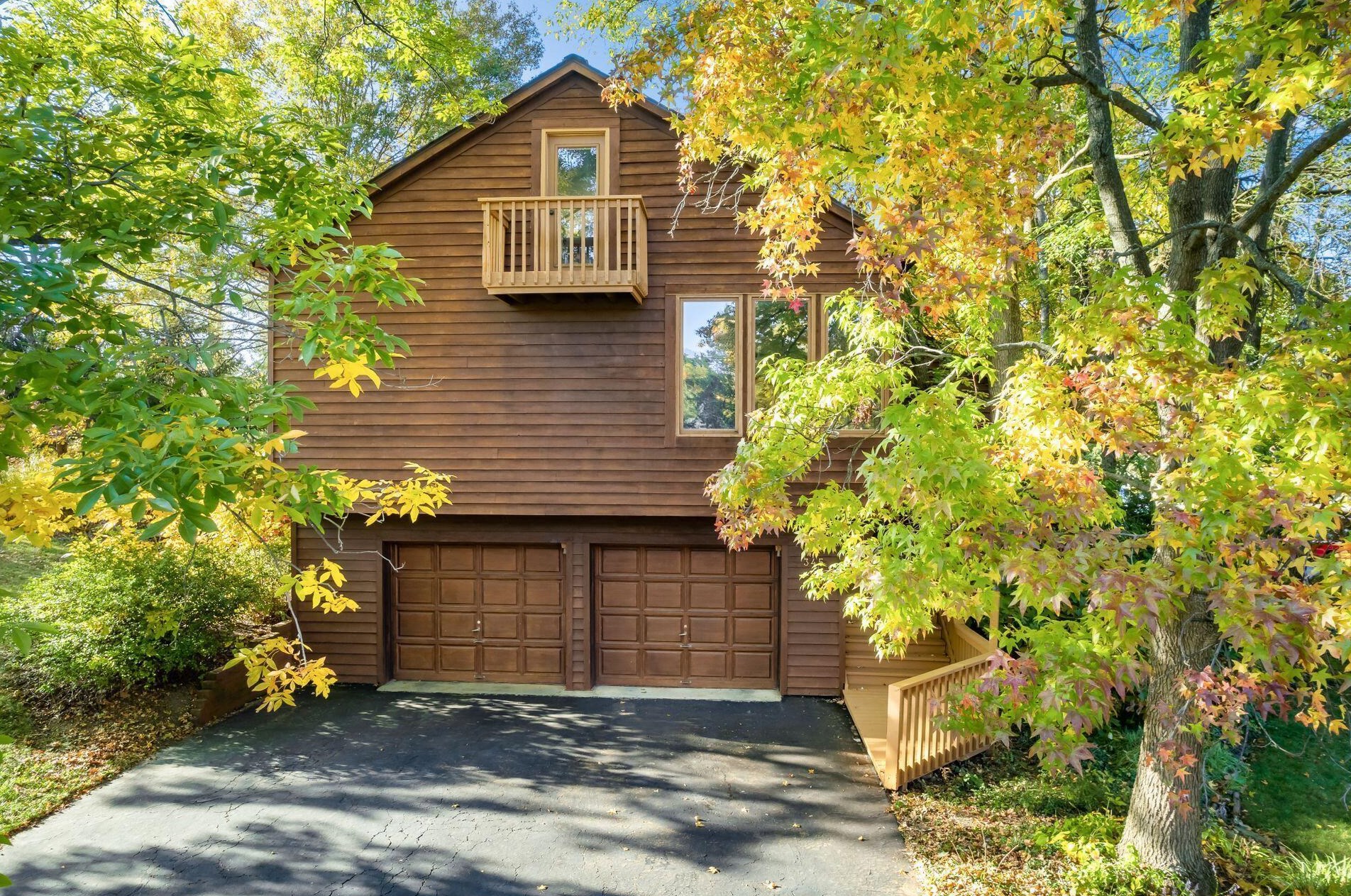 345 Lakeside Dr, Westerville, OH 43081-3043