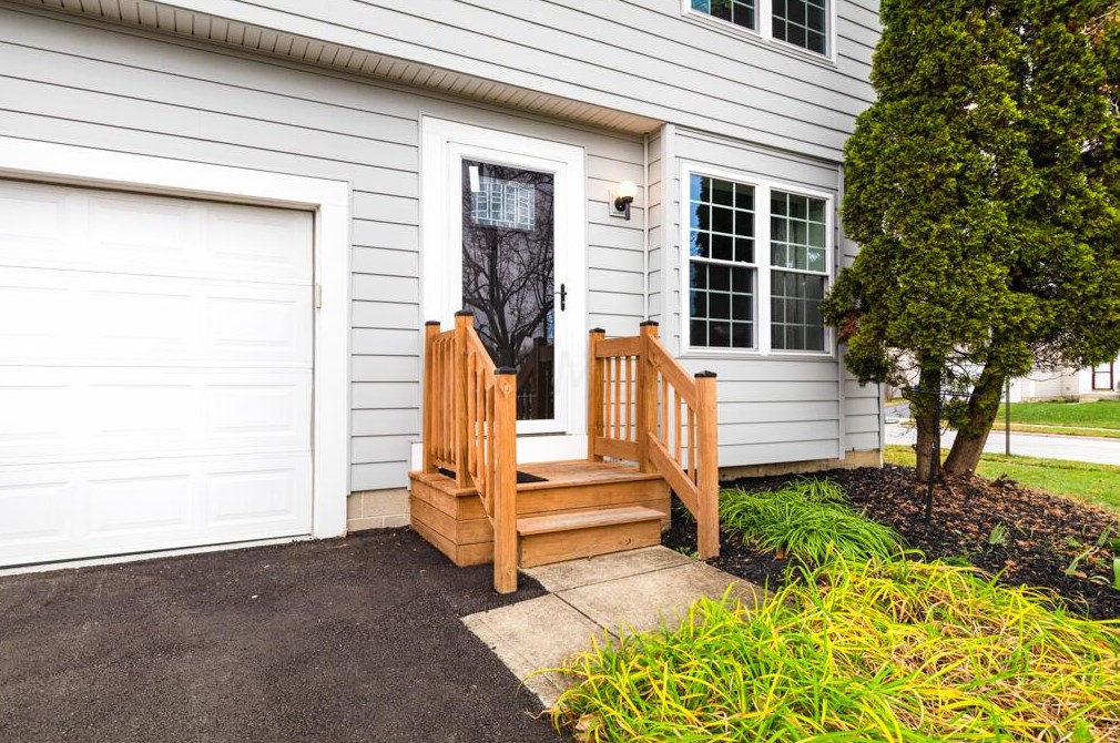 3289 Foxpoint Dr, Hilliard, OH 43026-8867