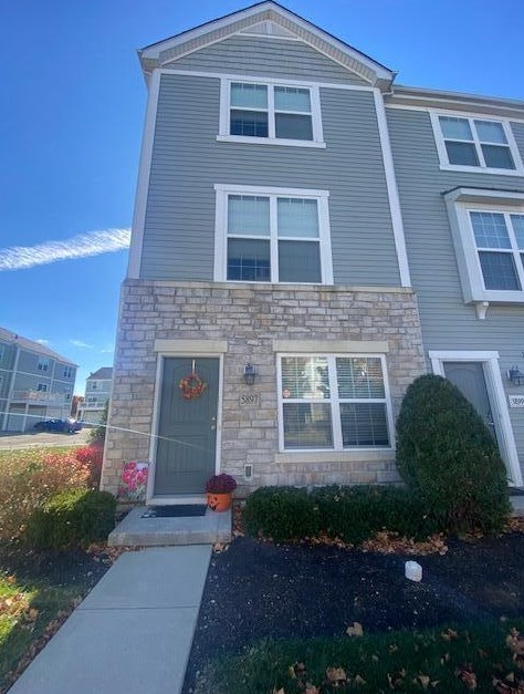 5897 Winberry Creek Dr, Dublin, OH 43016-6302