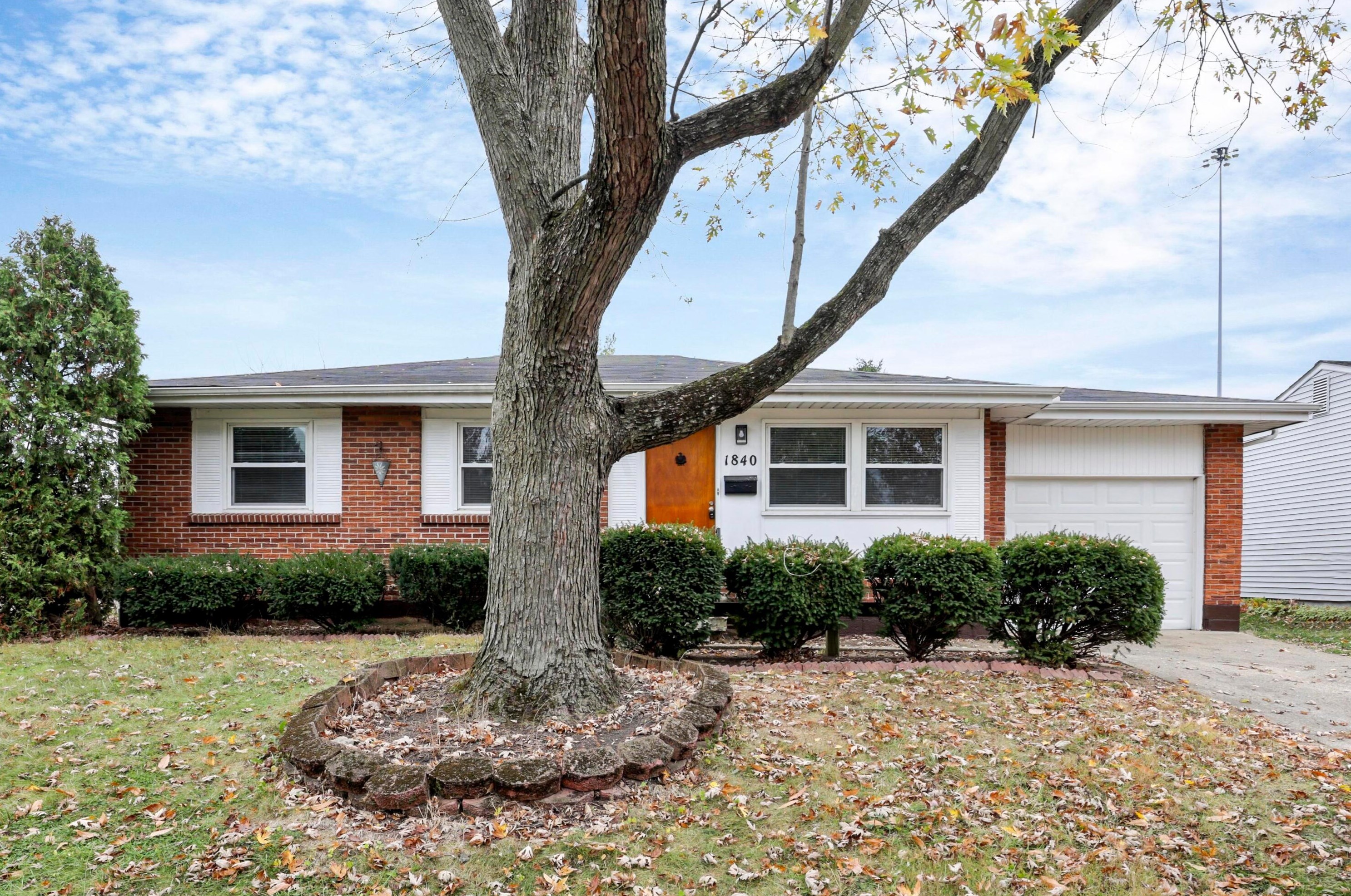 1840 Woodette Rd, Columbus, OH 43232-2838