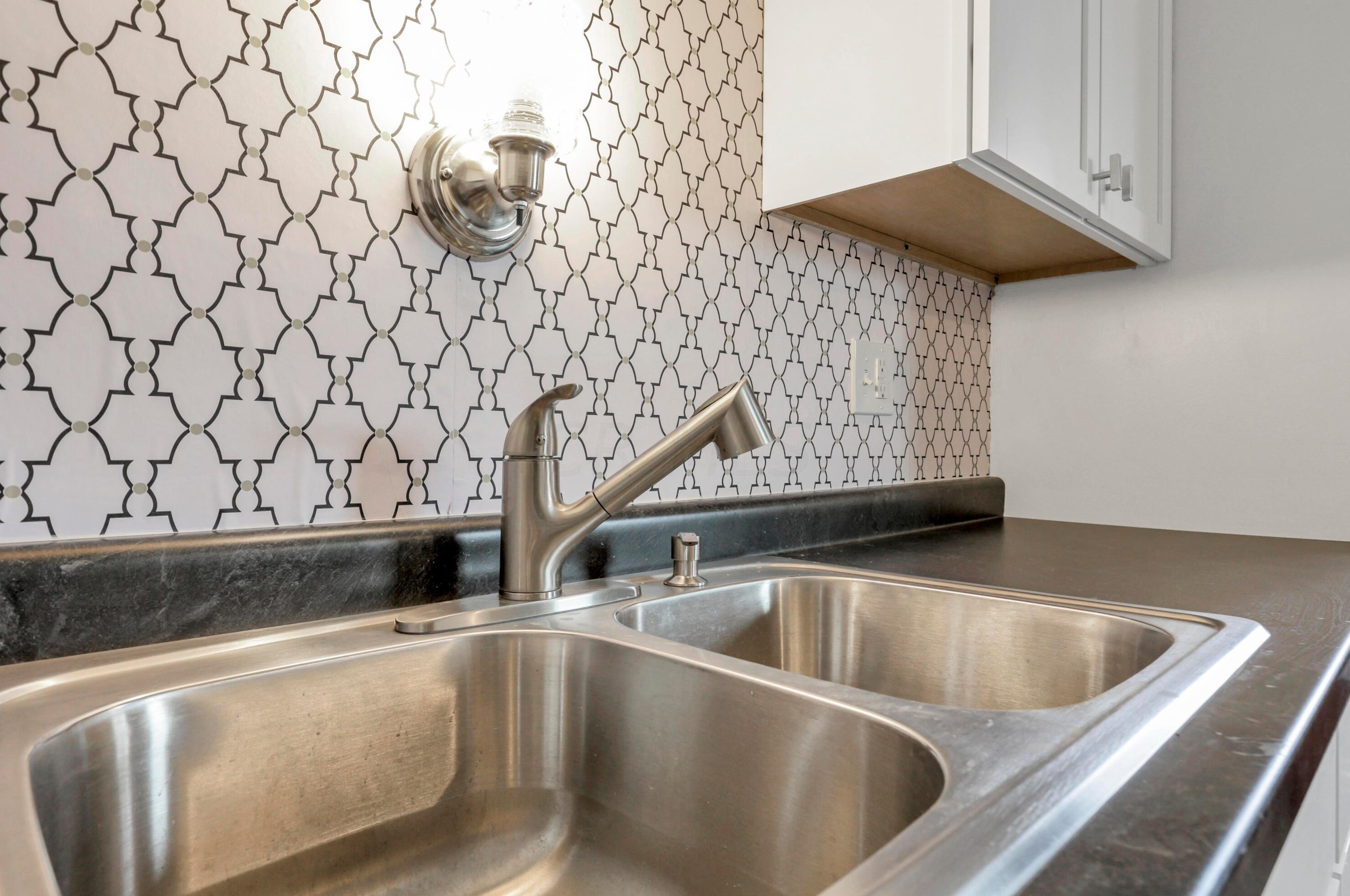 1840 Woodette Rd, Columbus OH 43232-2838 exterior