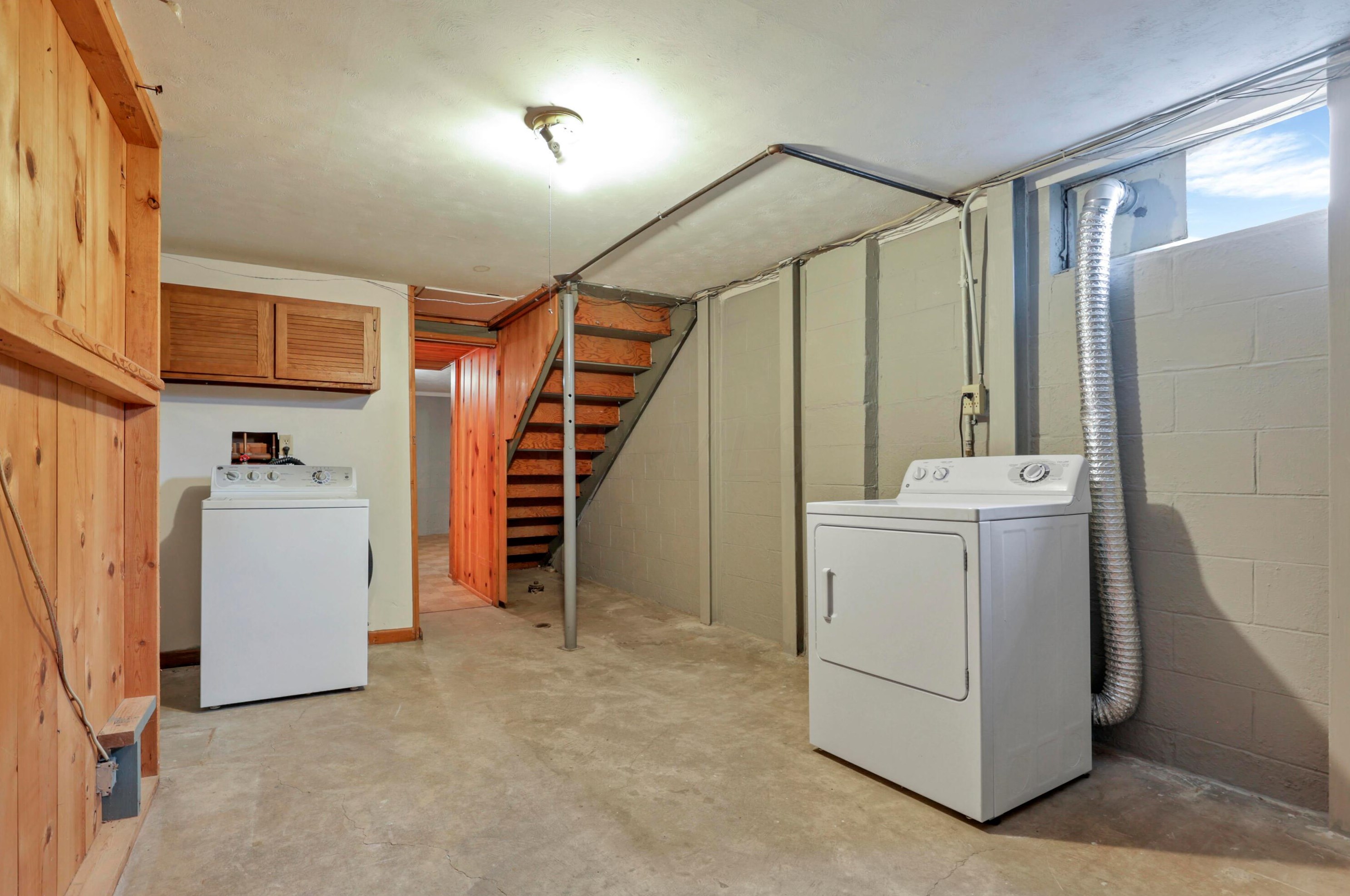 1840 Woodette Rd, Columbus OH 43232-2838 exterior