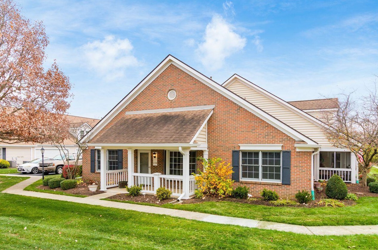 238 Black Walnut Dr, Westerville, OH 43082-9612