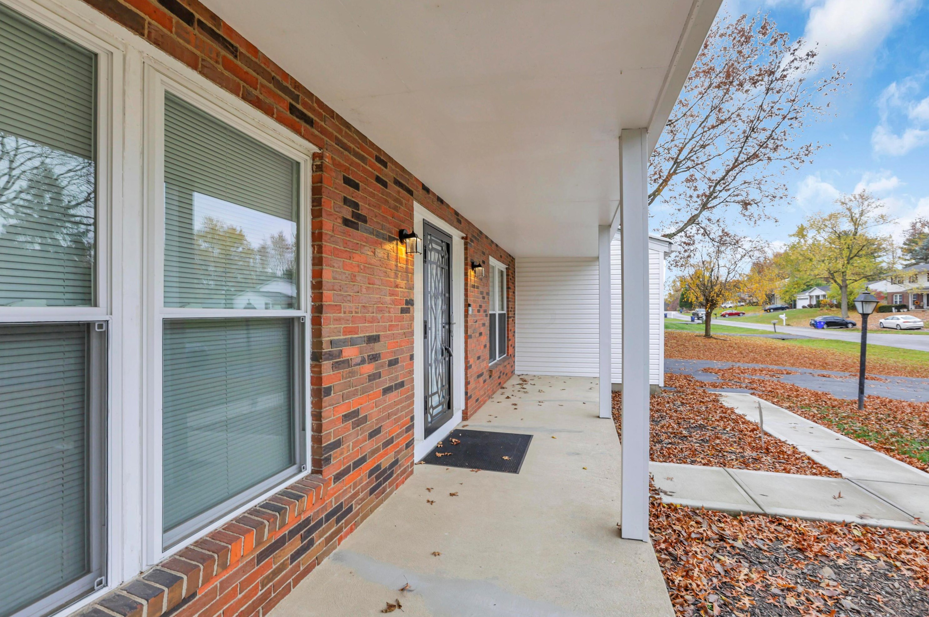 832 Conestoga Dr, Columbus OH 43213-2619 exterior