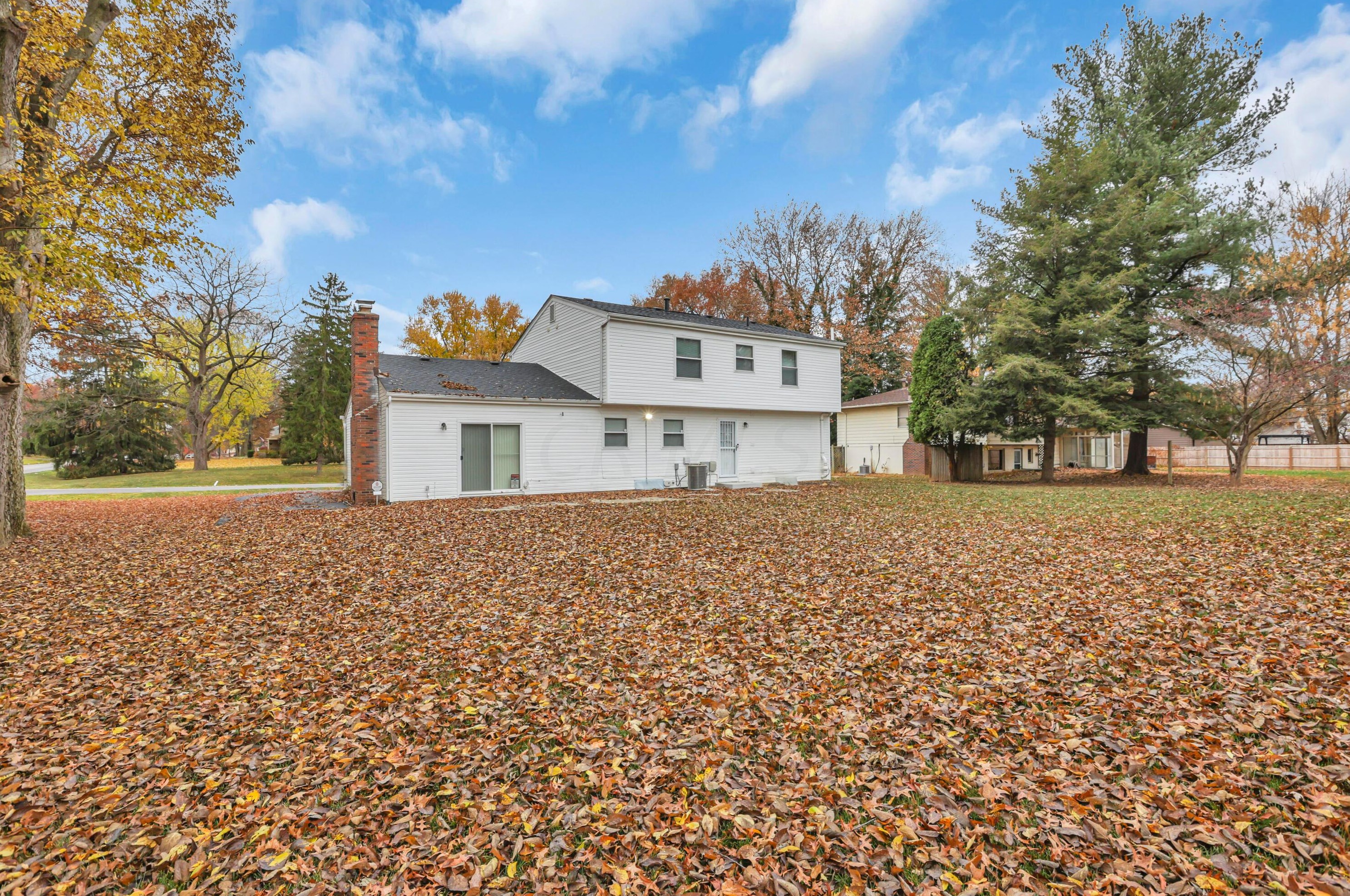 832 Conestoga Dr, Columbus OH 43213-2619 exterior