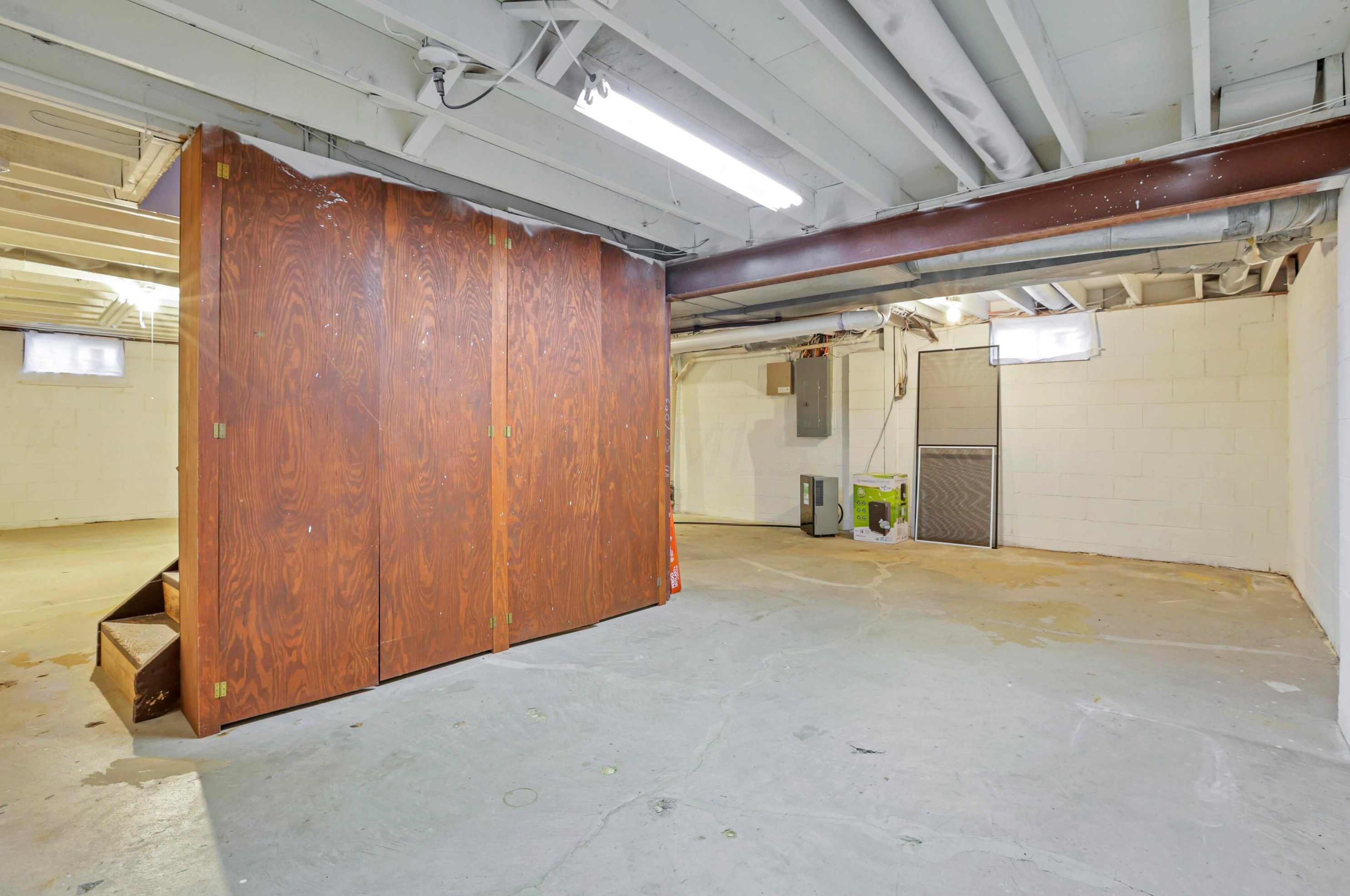 832 Conestoga Dr, Columbus OH 43213-2619 exterior