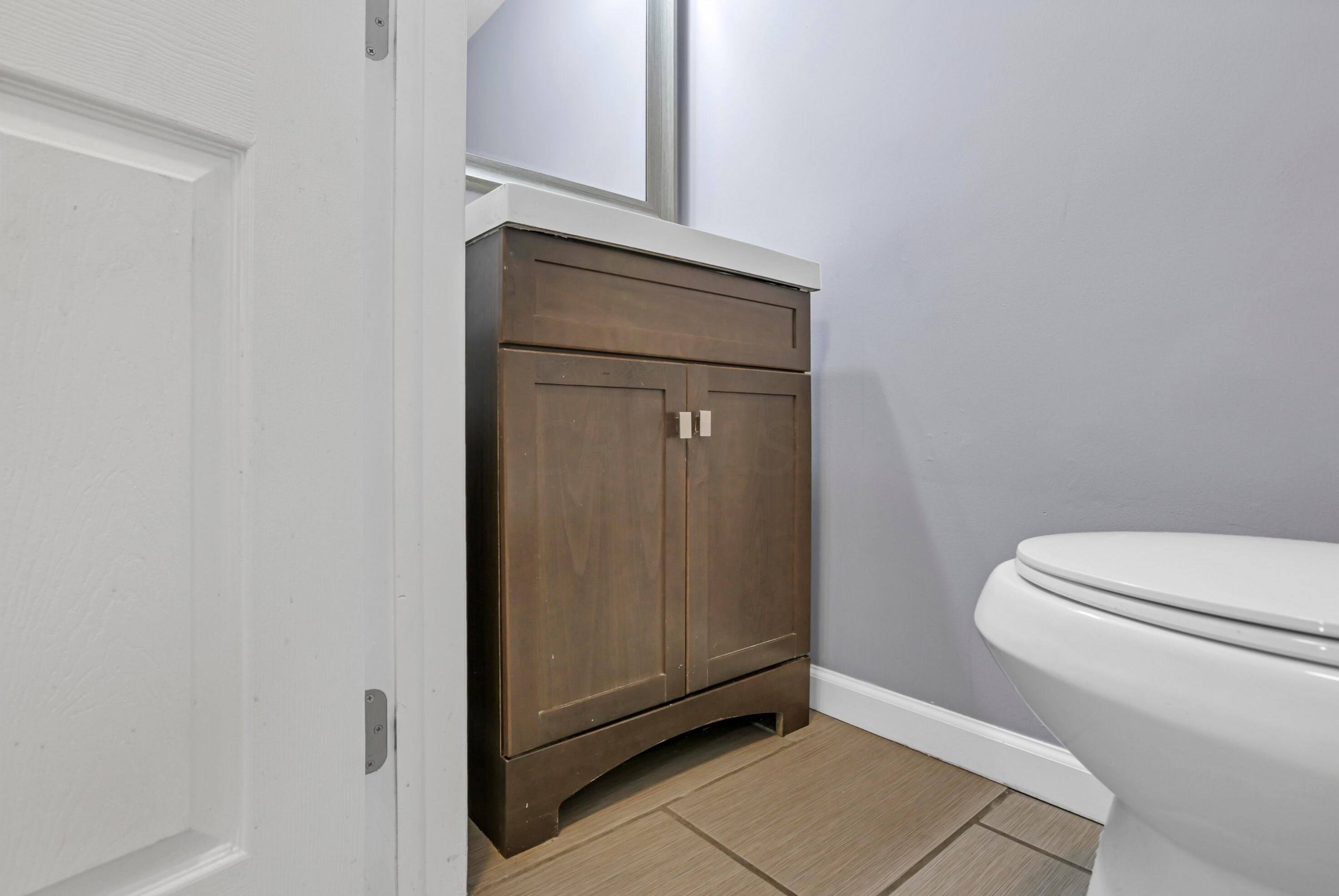 832 Conestoga Dr, Columbus OH 43213-2619 exterior