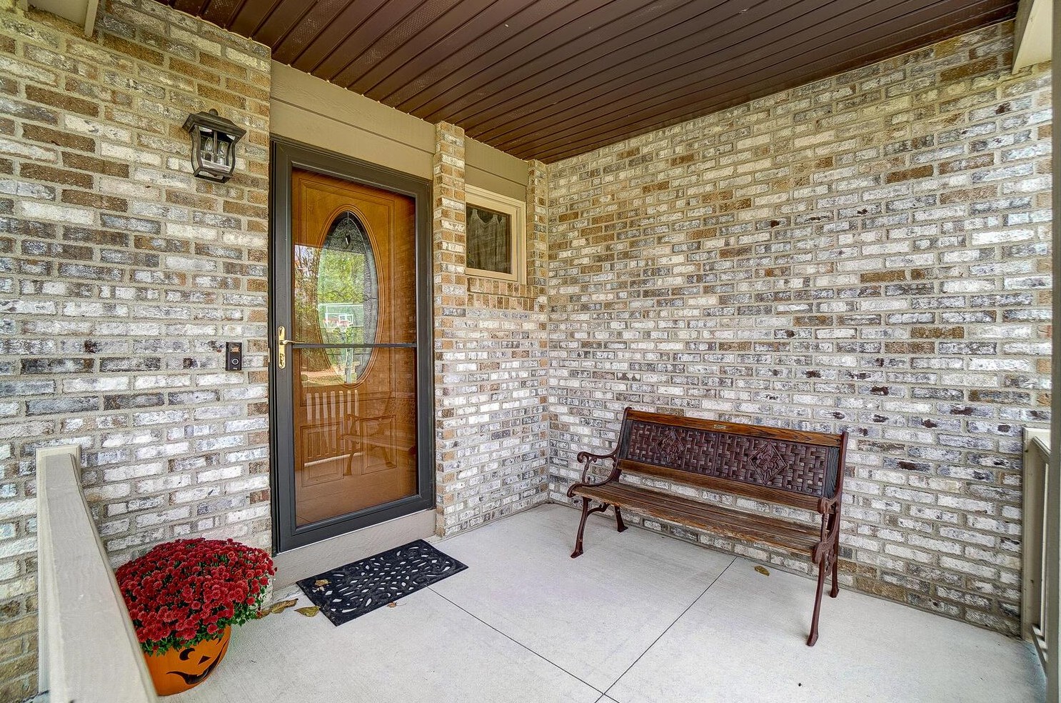 2365 W Choctaw Dr, London, OH 43140