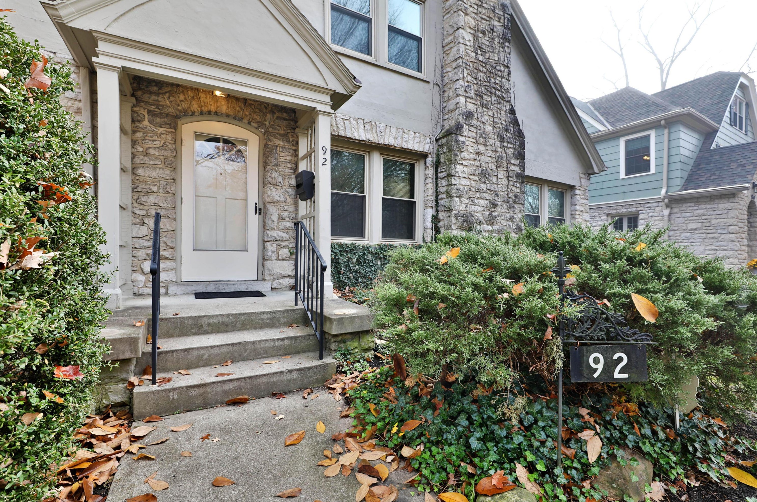 92 Ardmore Rd, Columbus, OH 43209-1445