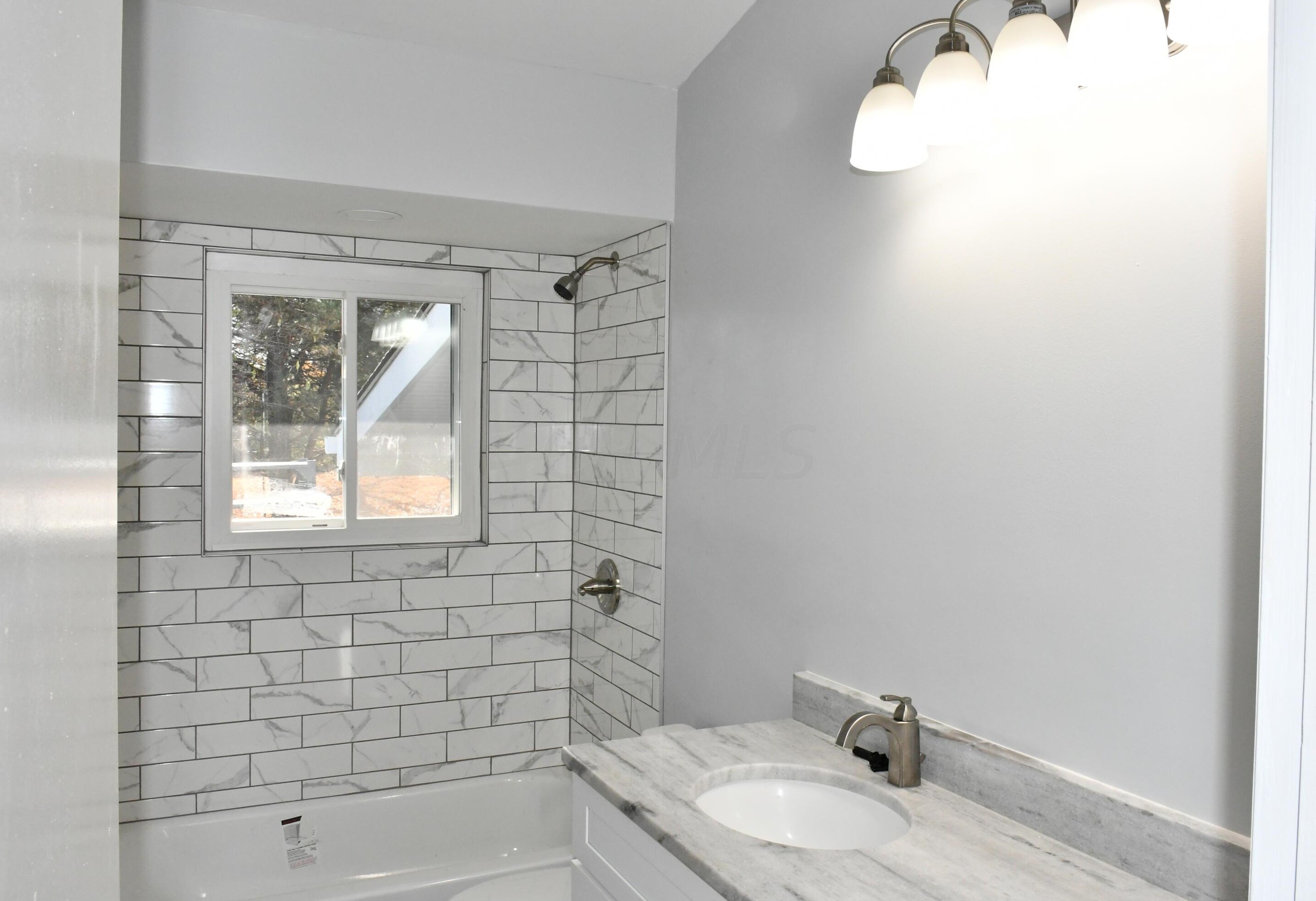 3042 Trentwood Rd, Columbus OH 43221-2351 exterior