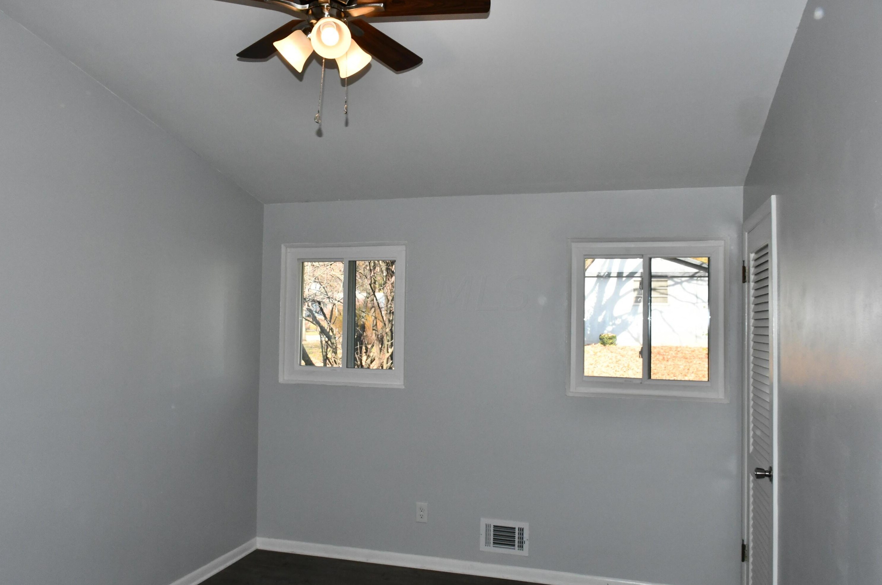 3042 Trentwood Rd, Columbus OH 43221-2351 exterior