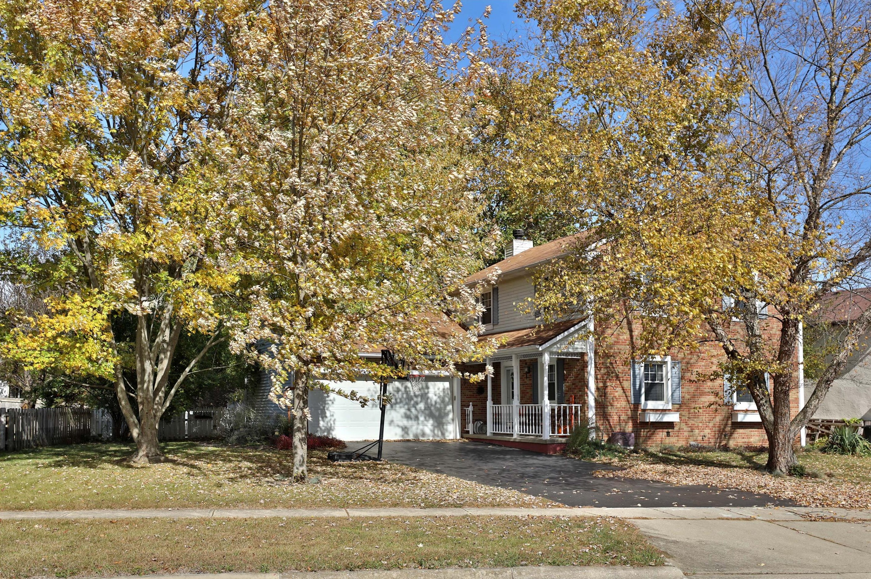 2458 Clover Blossom Ct, Darbydale, OH 43123