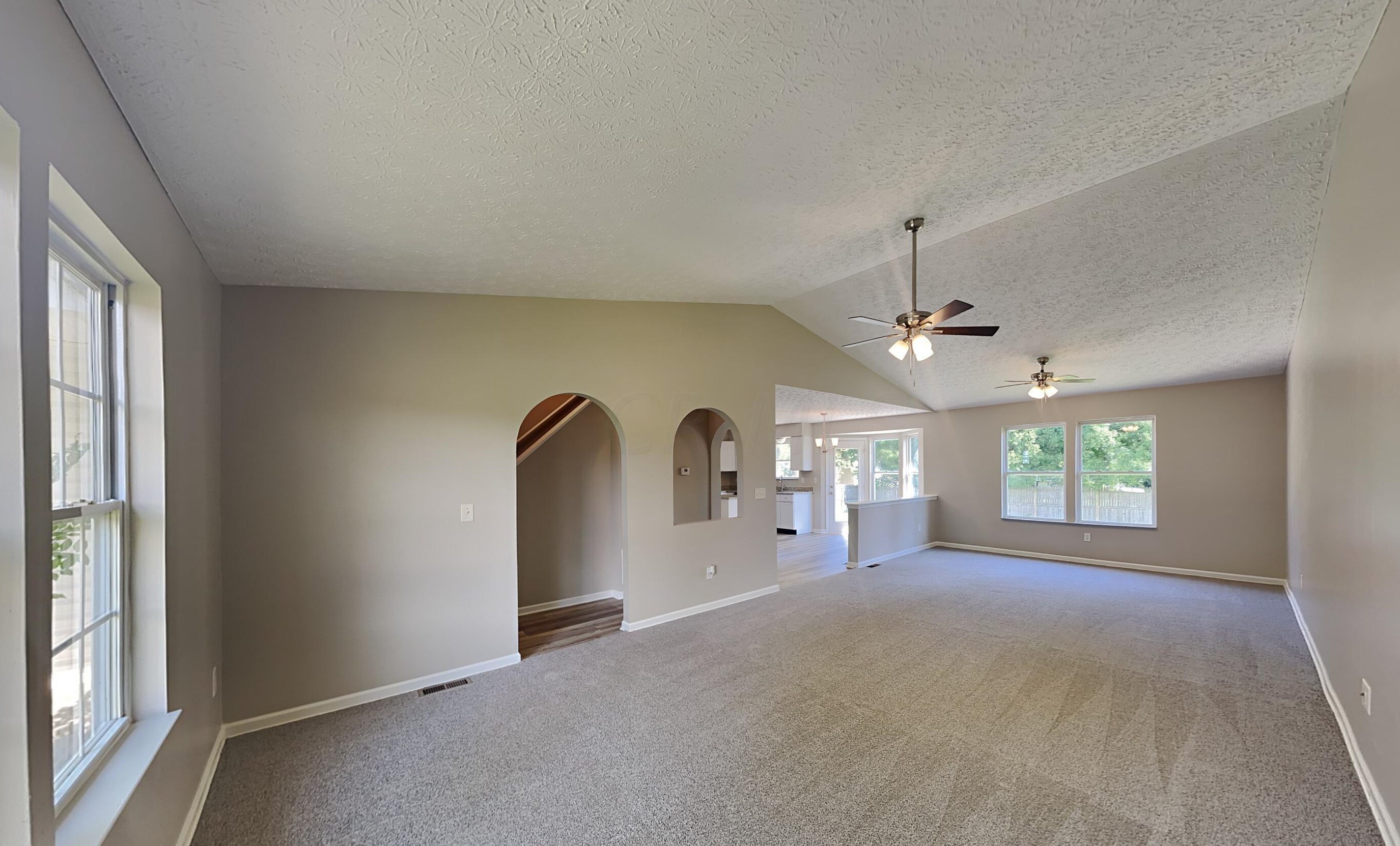 380 Thompson St, Pataskala, OH 43062