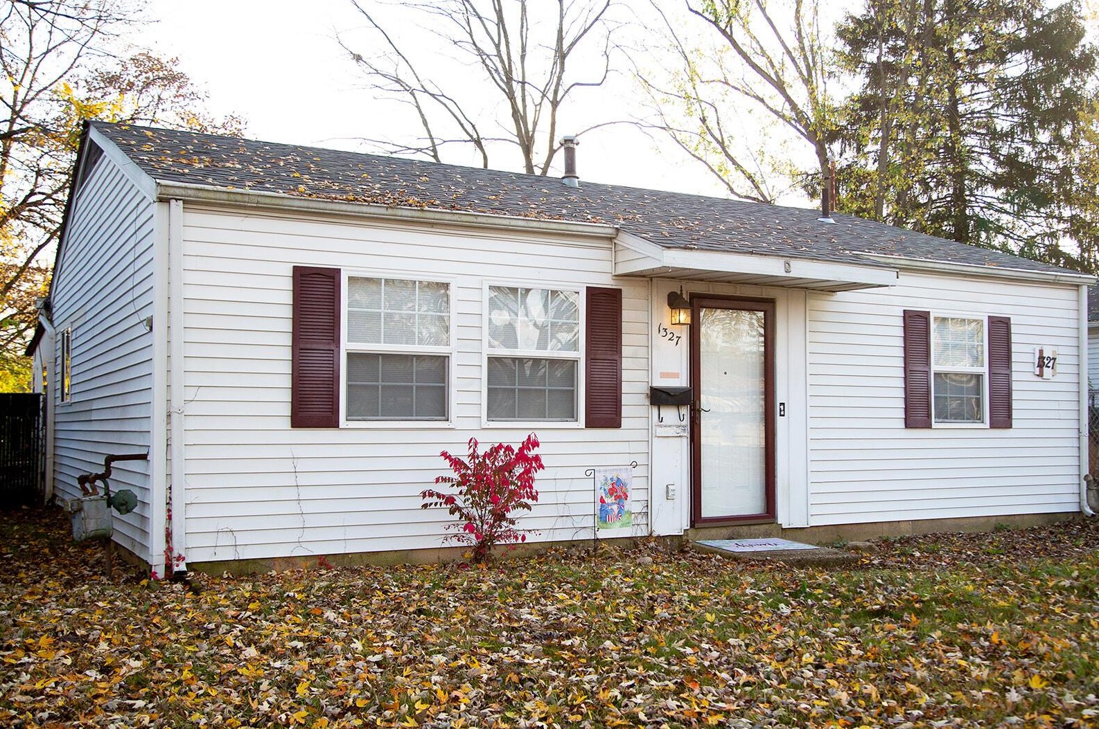 1327 Southfield Dr, Columbus, OH 43207-3236