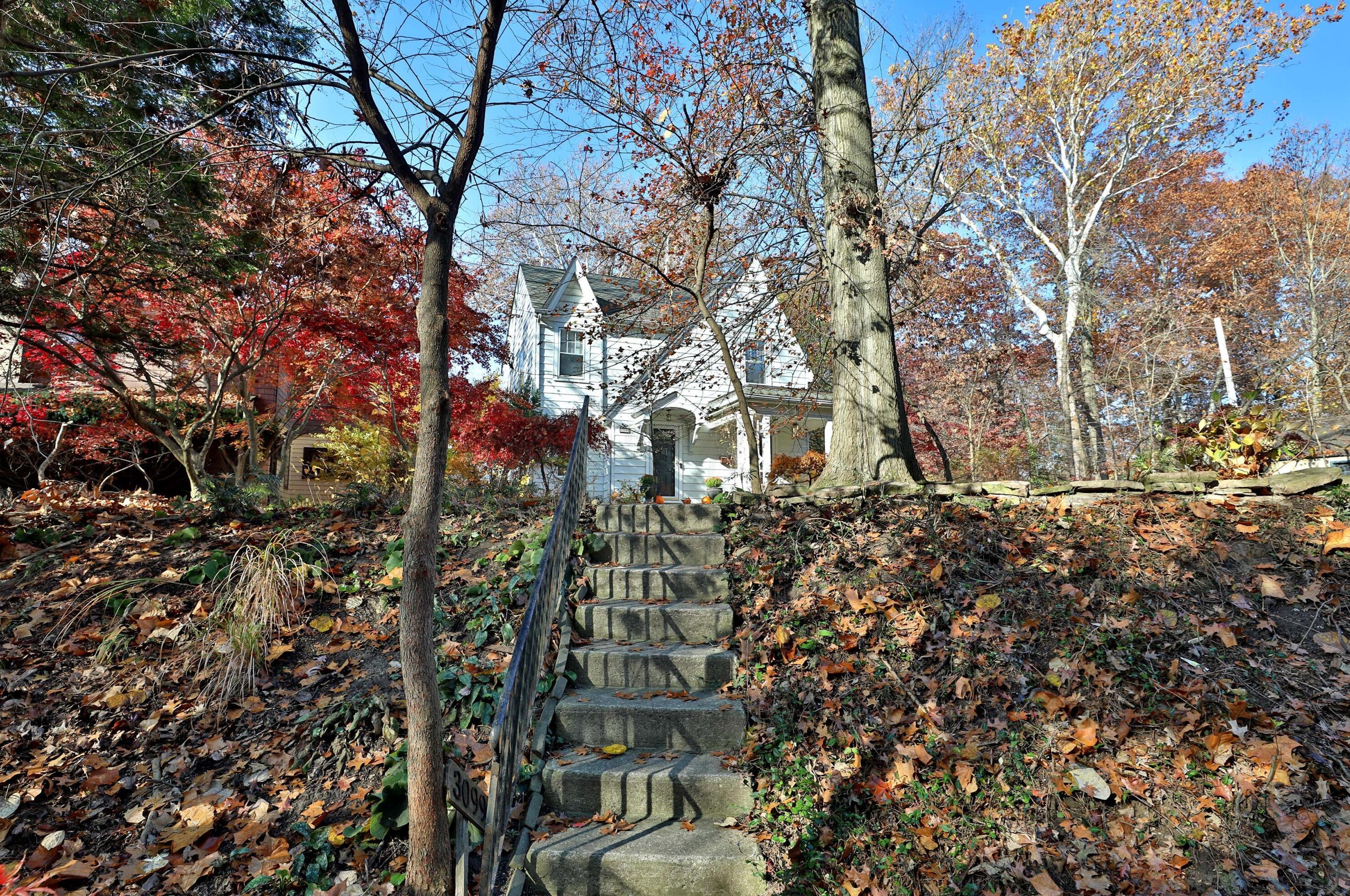 3099 Midgard Rd, Columbus, OH 43202-1413
