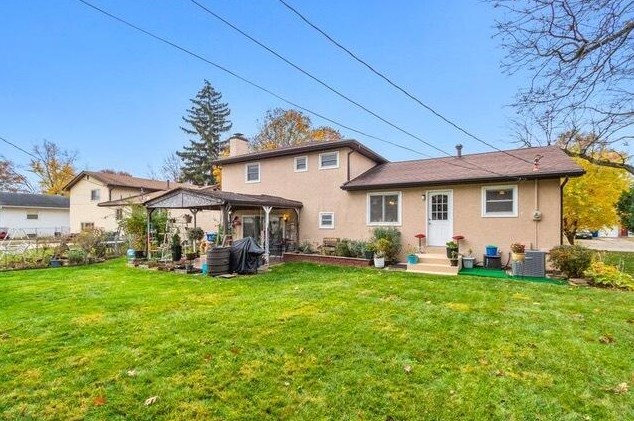 5558 Driftwood Rd, Columbus OH 43229-4459 exterior