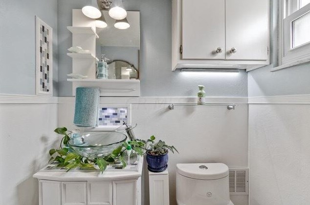 5558 Driftwood Rd, Columbus OH 43229-4459 exterior