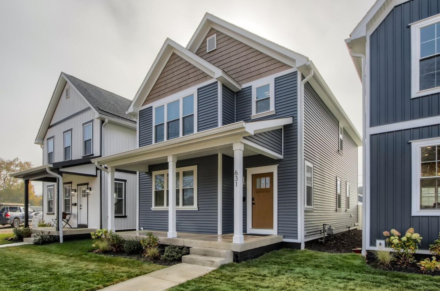 631 Kossuth St, Columbus, OH 43206-2416