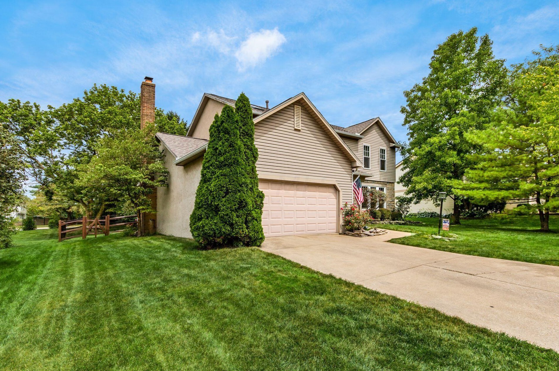 1046 Milford Dr, Pickerington, OH 43147-9094