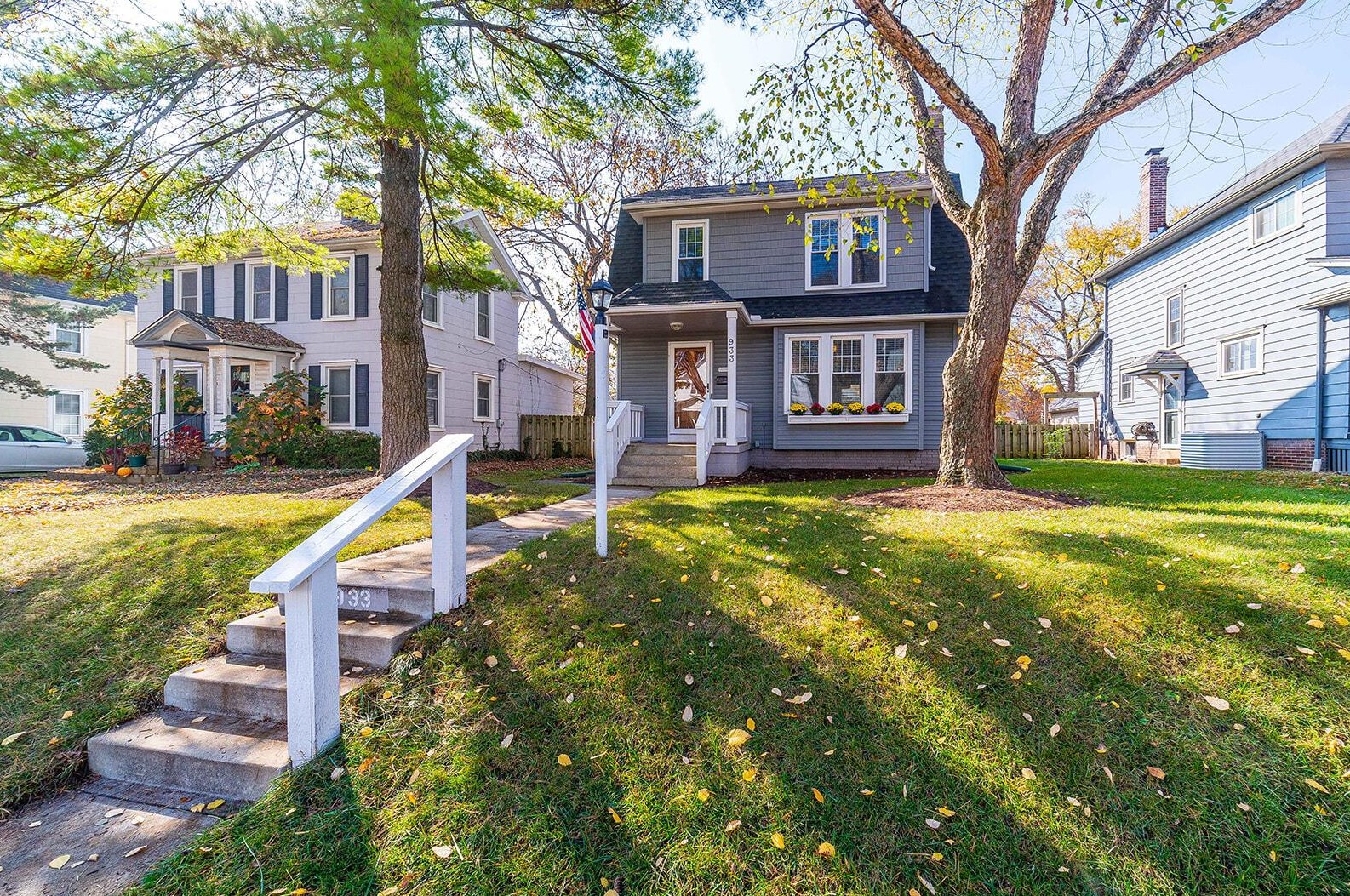 933 Timberman Rd, Columbus, OH 43212-3820