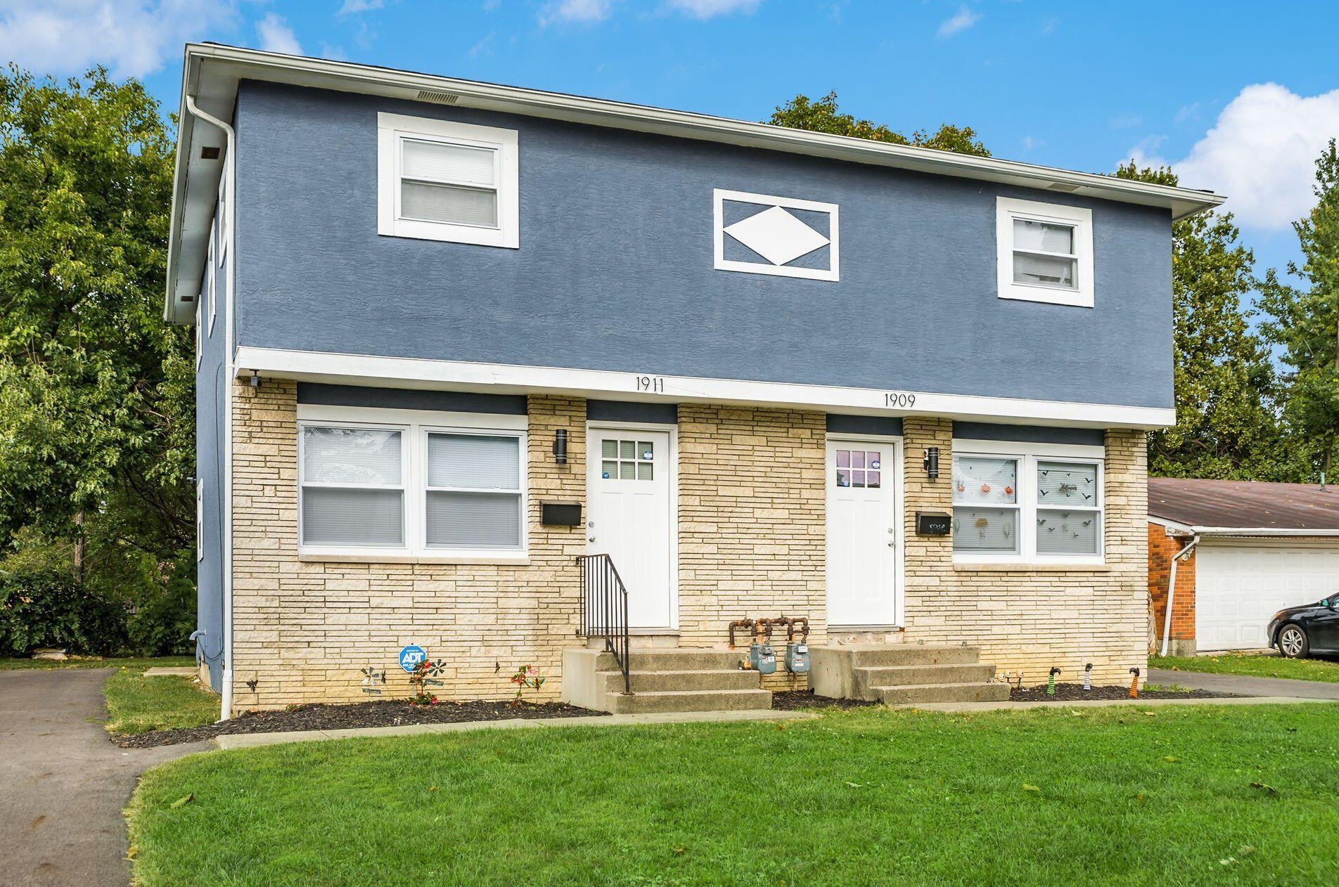 1909 Holburn Ave, Columbus, OH 43207-1683