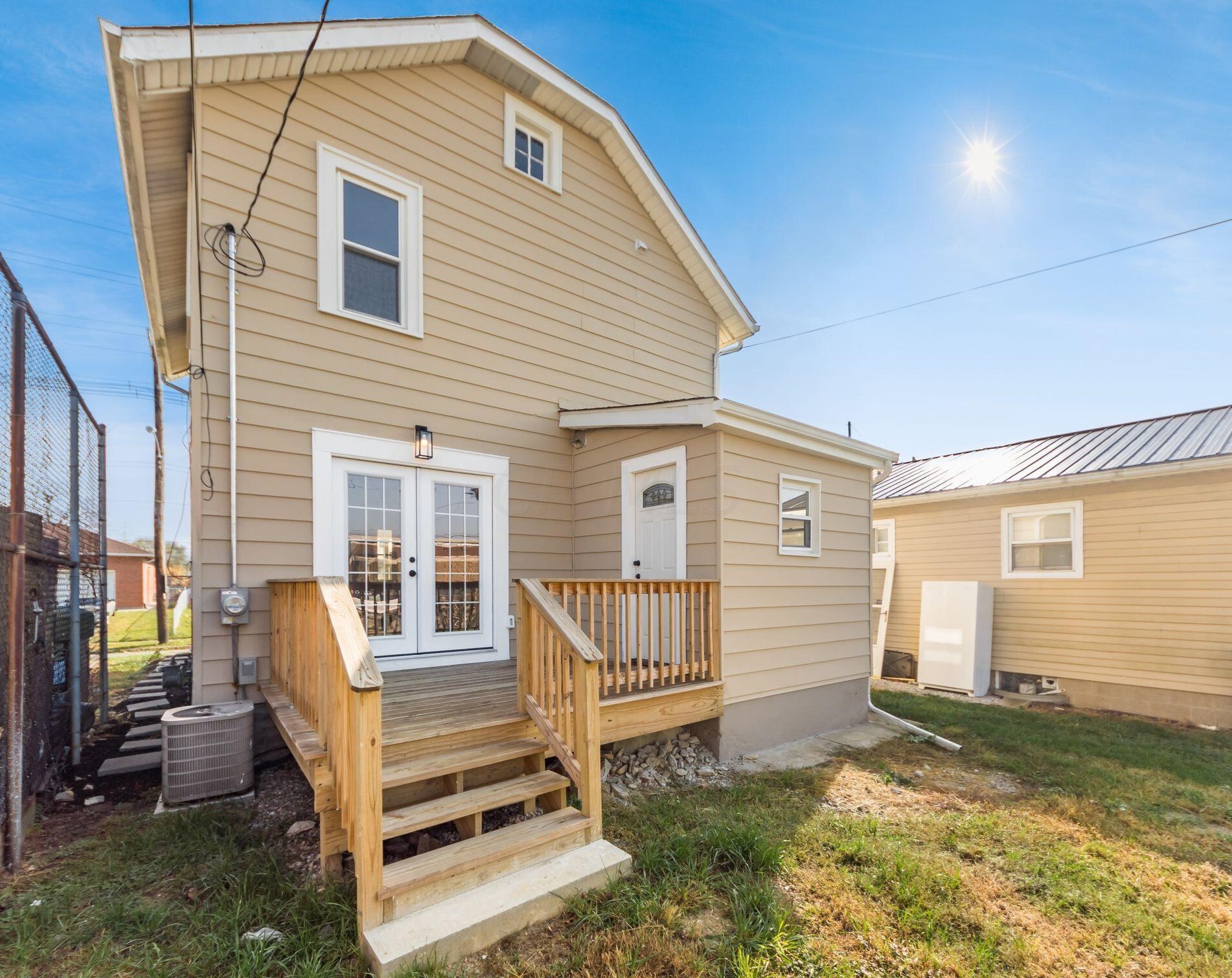 429 Highland Ave, Columbus OH  43204-3445 exterior