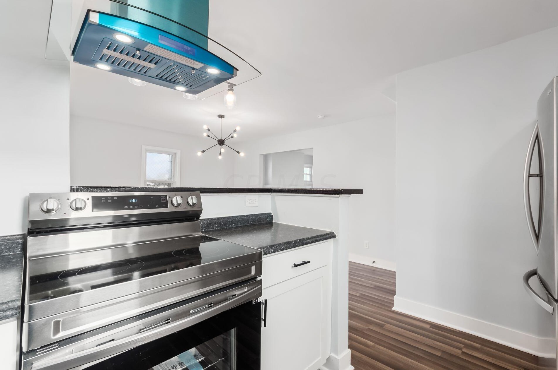 429 Highland Ave, Columbus OH  43204-3445 exterior