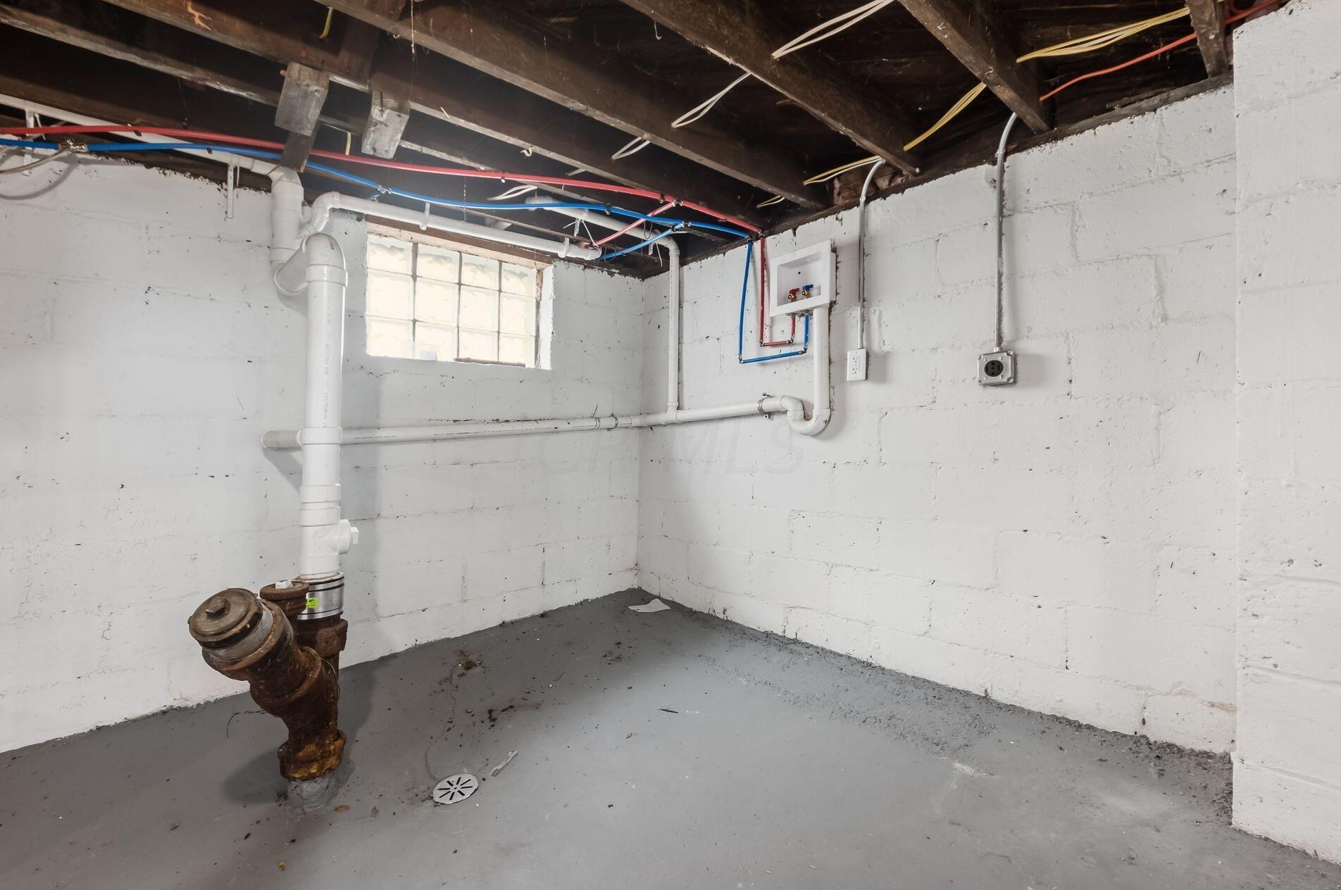 429 Highland Ave, Columbus OH  43204-3445 exterior