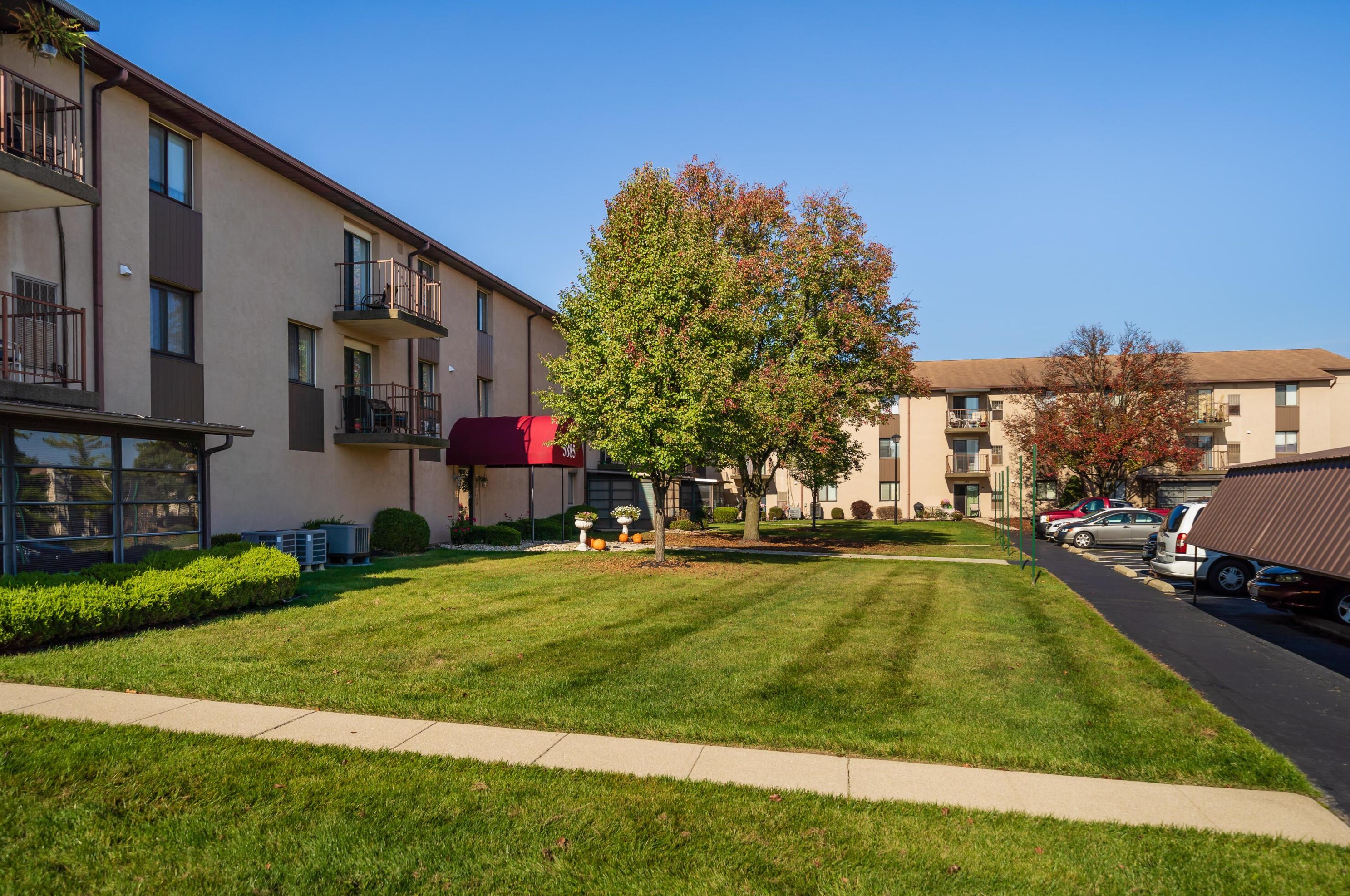 5885 Beechcroft Rd, Columbus OH  43229-2793 exterior