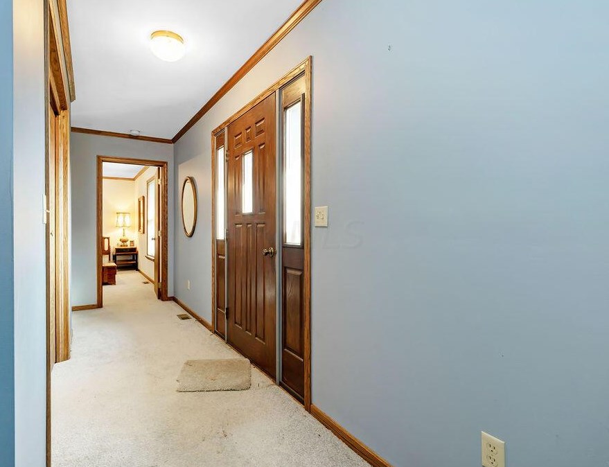 9093 Mt Vernon Rd, Saint Louisville, OH 43071