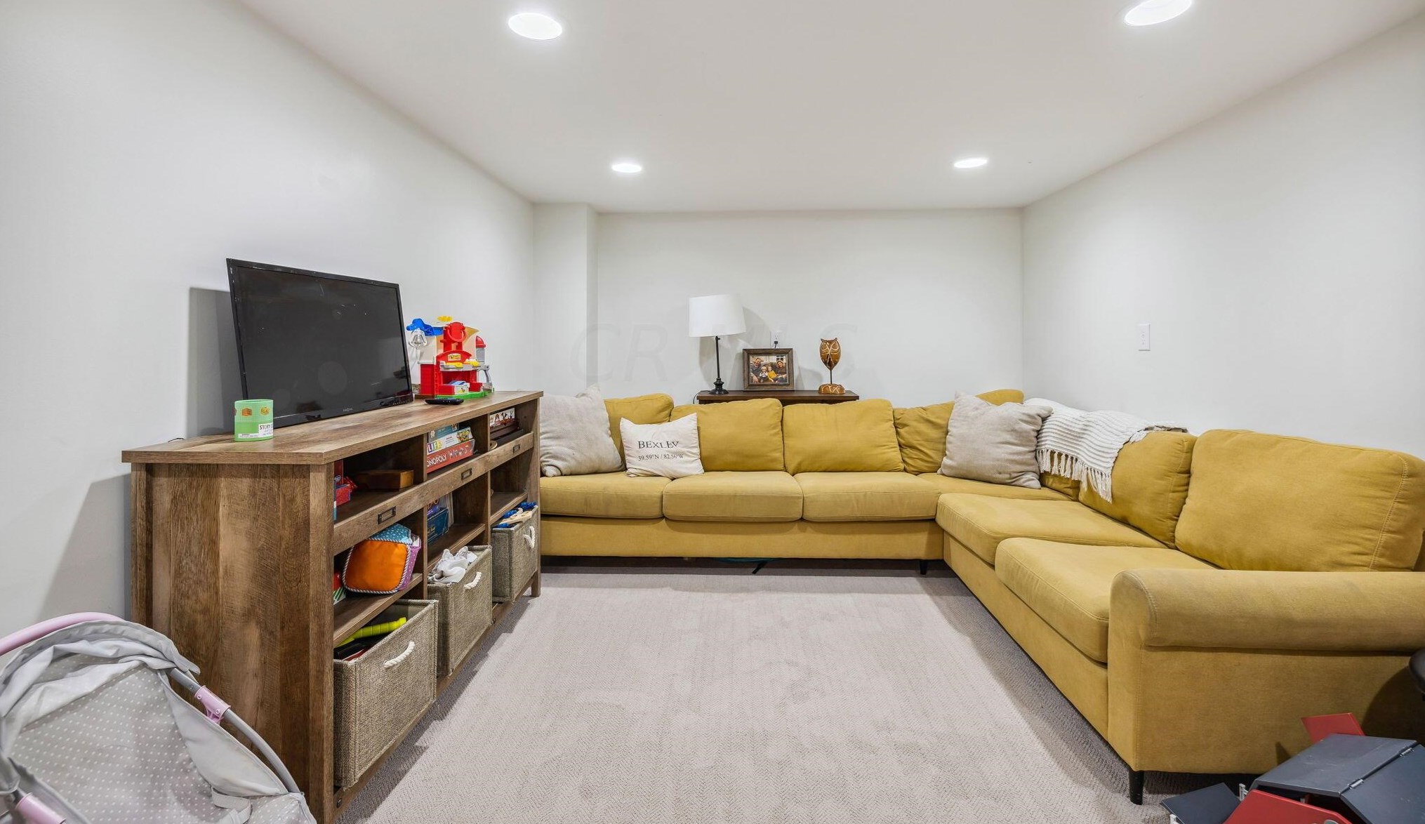 137 Roosevelt Ave, Columbus OH 43209-1160 exterior