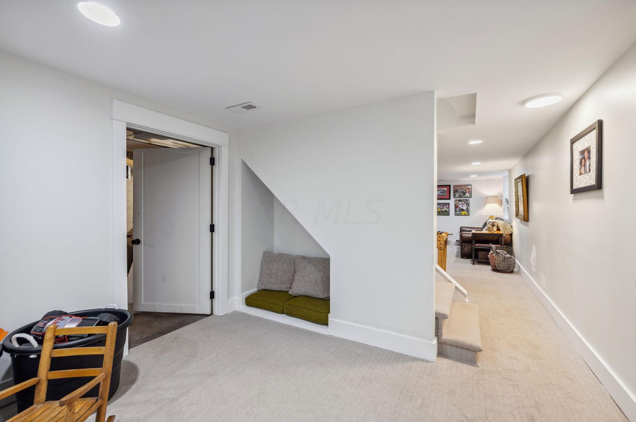 137 Roosevelt Ave, Columbus OH 43209-1160 exterior