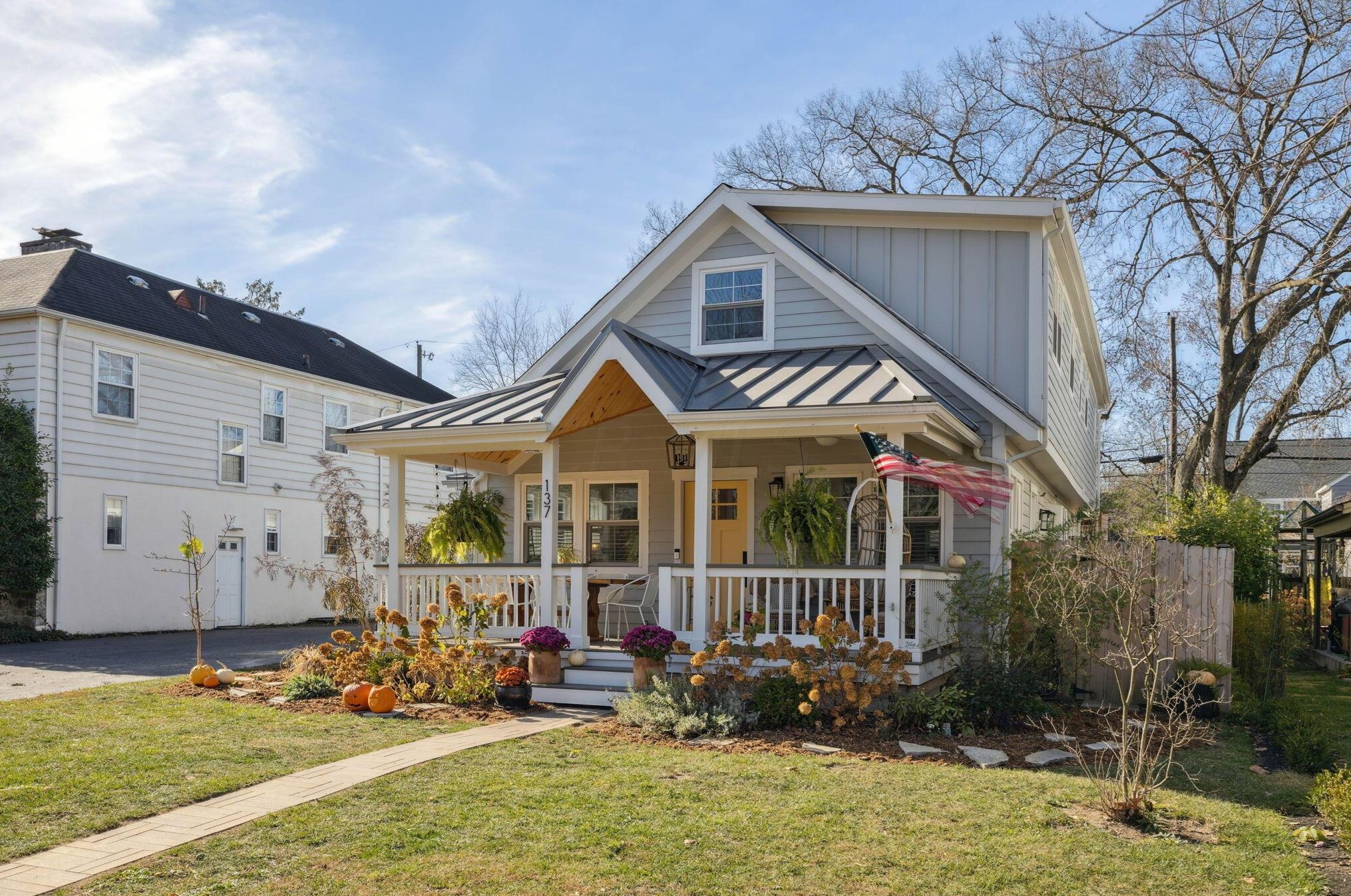 137 Roosevelt Ave, Columbus OH 43209-1160 exterior