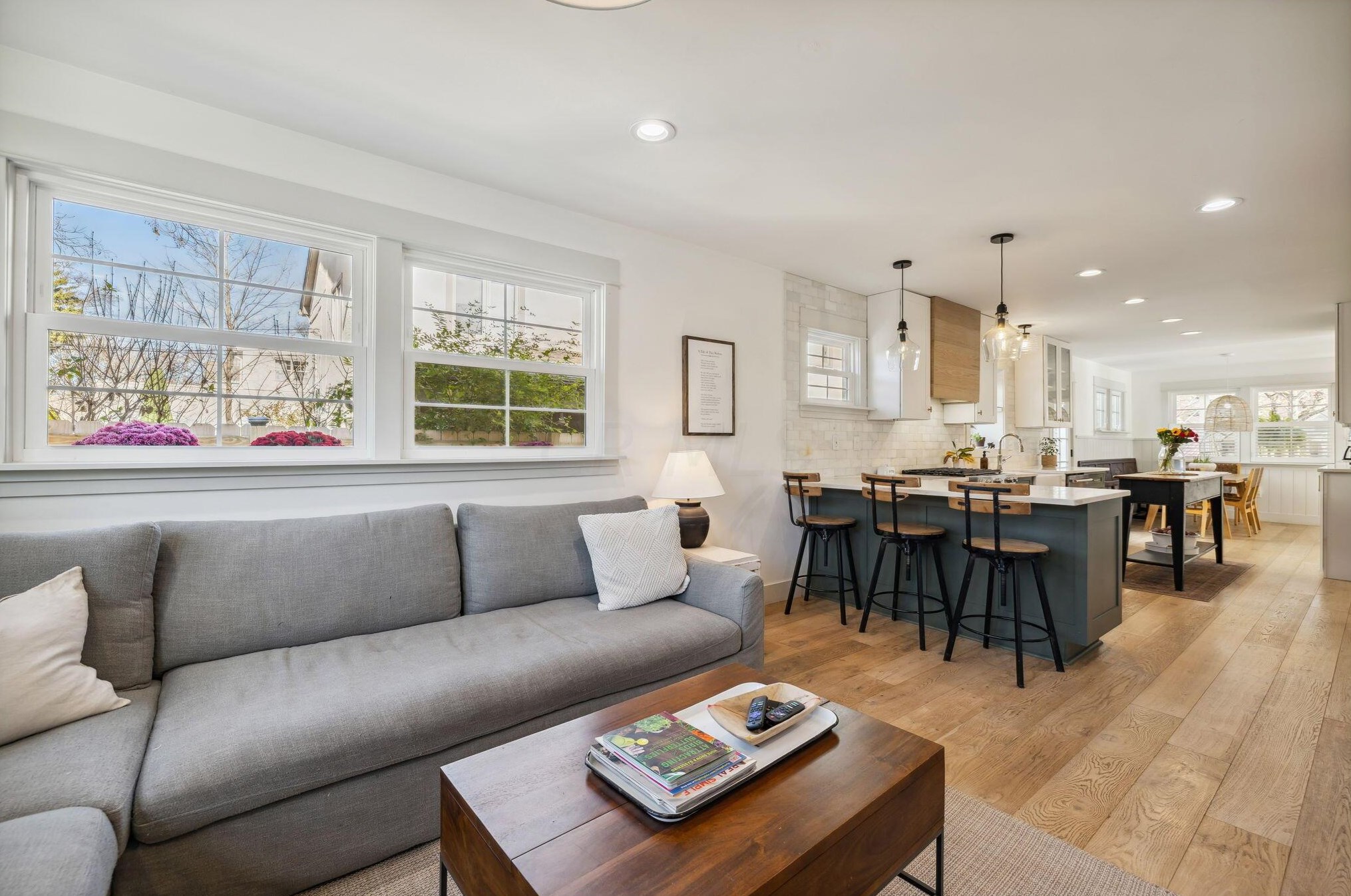 137 Roosevelt Ave, Columbus OH 43209-1160 exterior