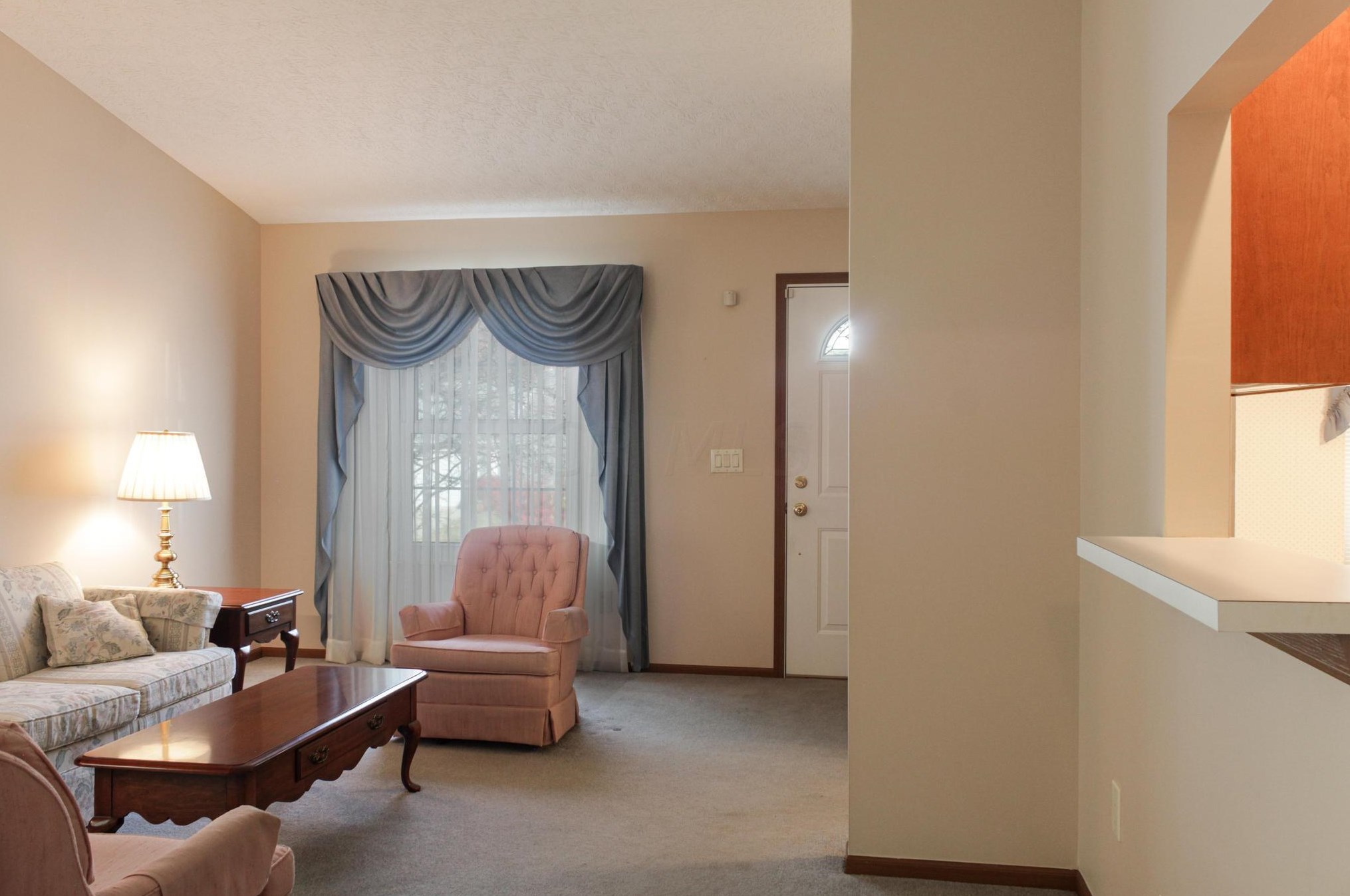 3915 Deer Knl Dr, Columbus OH 43230-4140 exterior