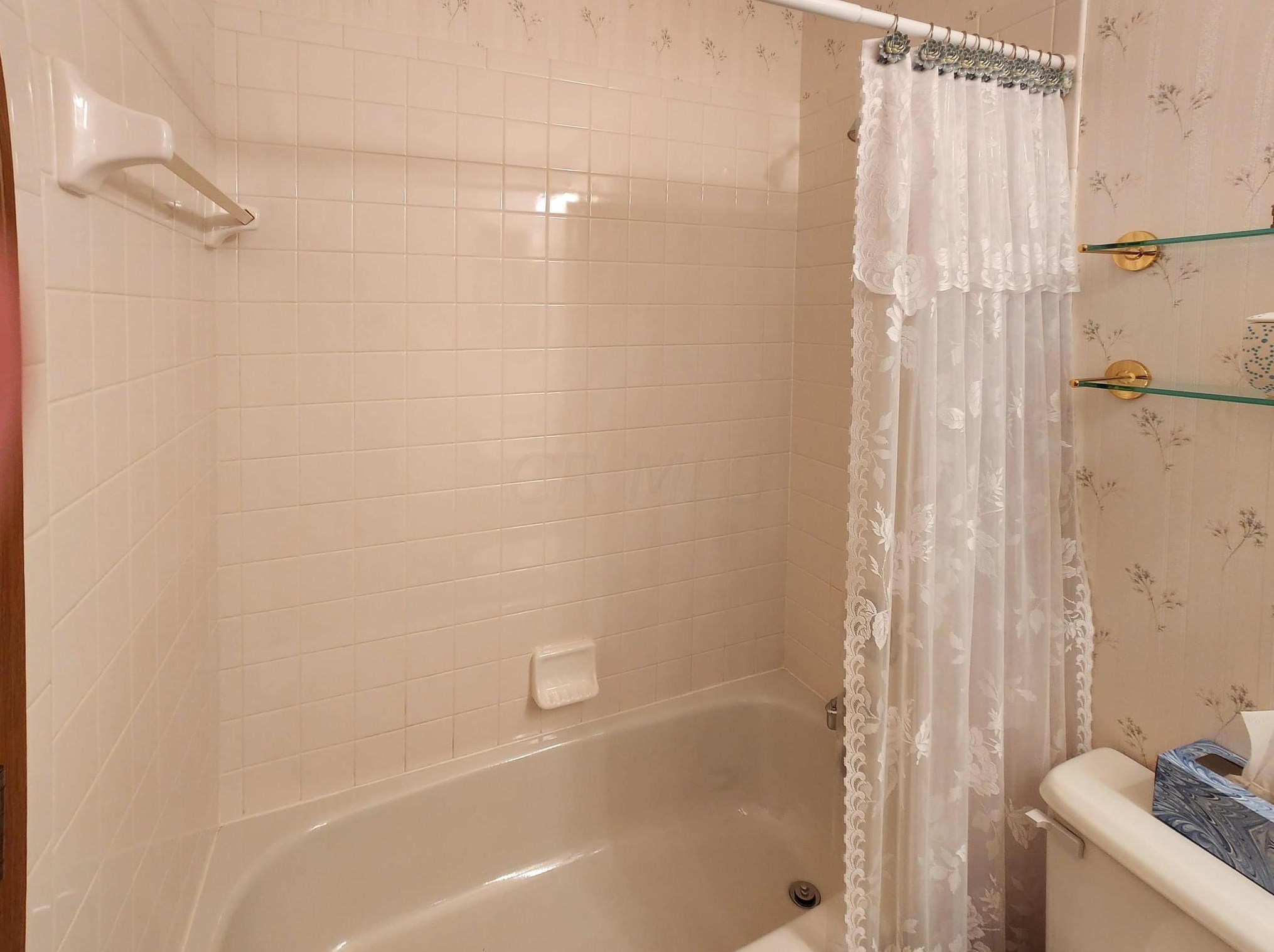 3915 Deer Knl Dr, Columbus OH 43230-4140 exterior