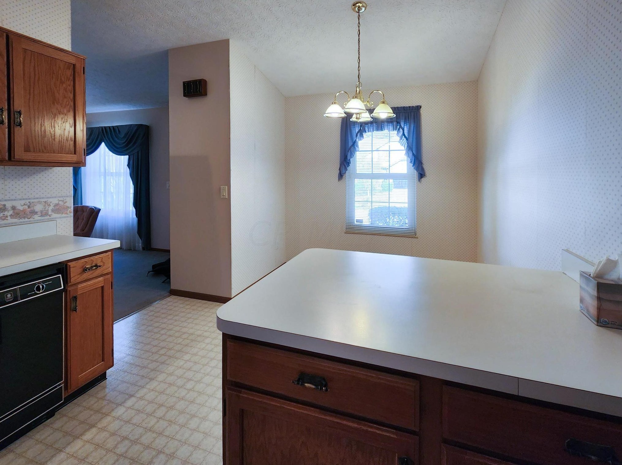 3915 Deer Knl Dr, Columbus OH 43230-4140 exterior