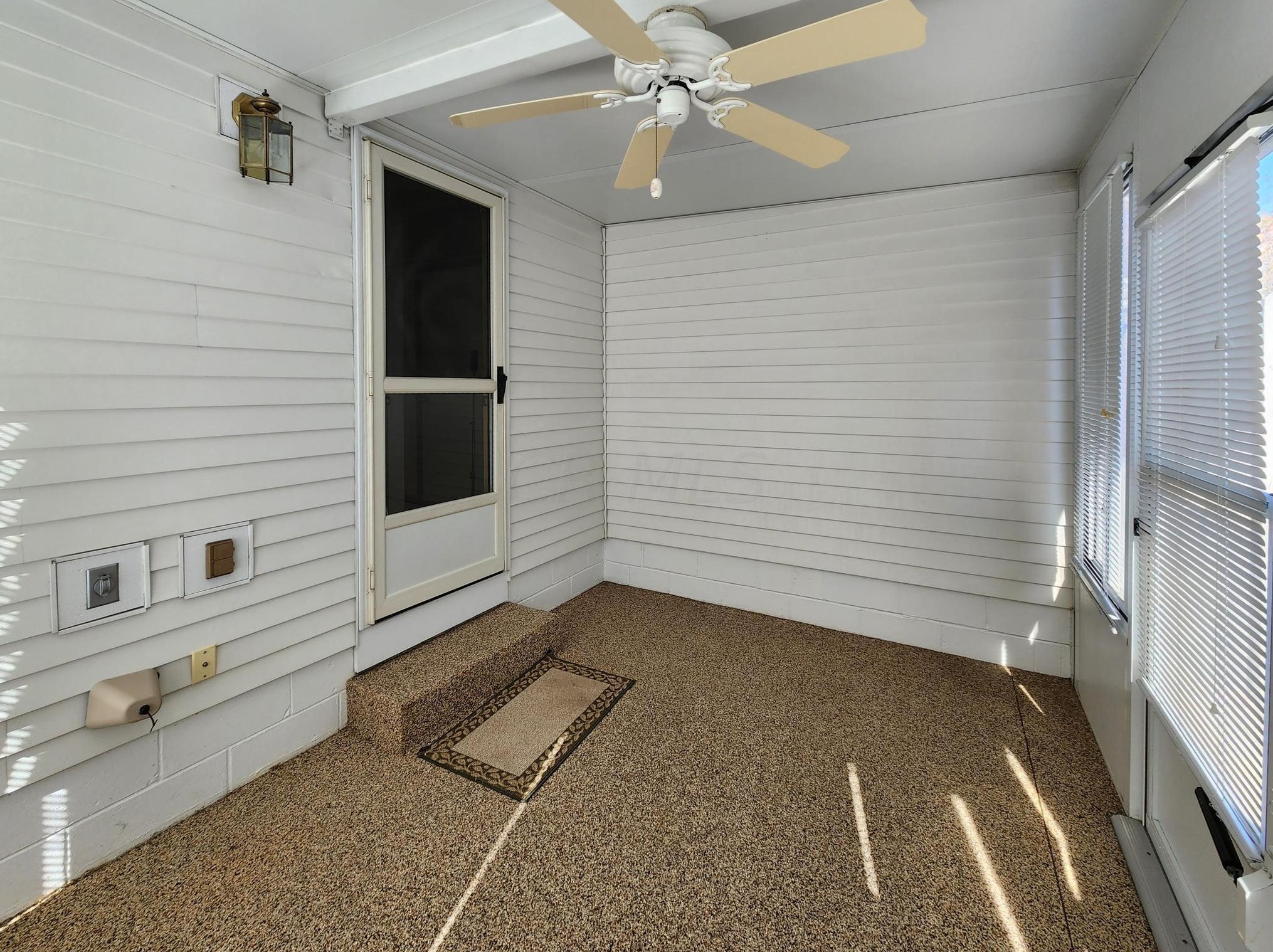 3915 Deer Knl Dr, Columbus OH 43230-4140 exterior