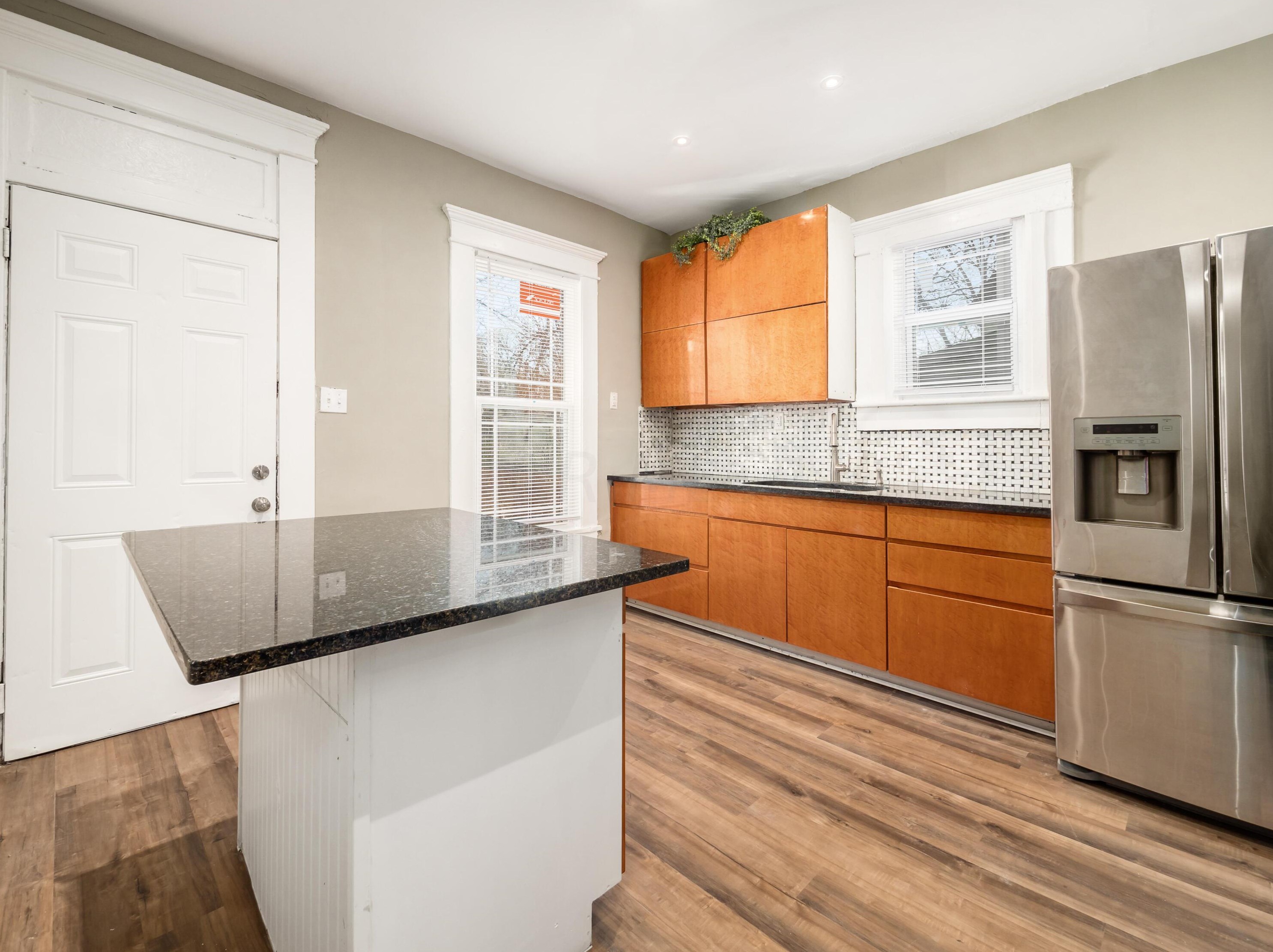 2262 Ridgeway Ave, Columbus OH  43219-2609 exterior