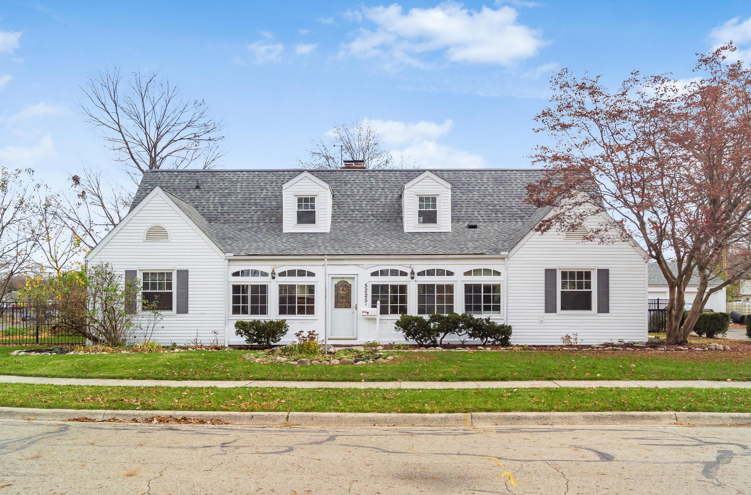 5225 Bagley Rd, Columbus, OH 43232-2722
