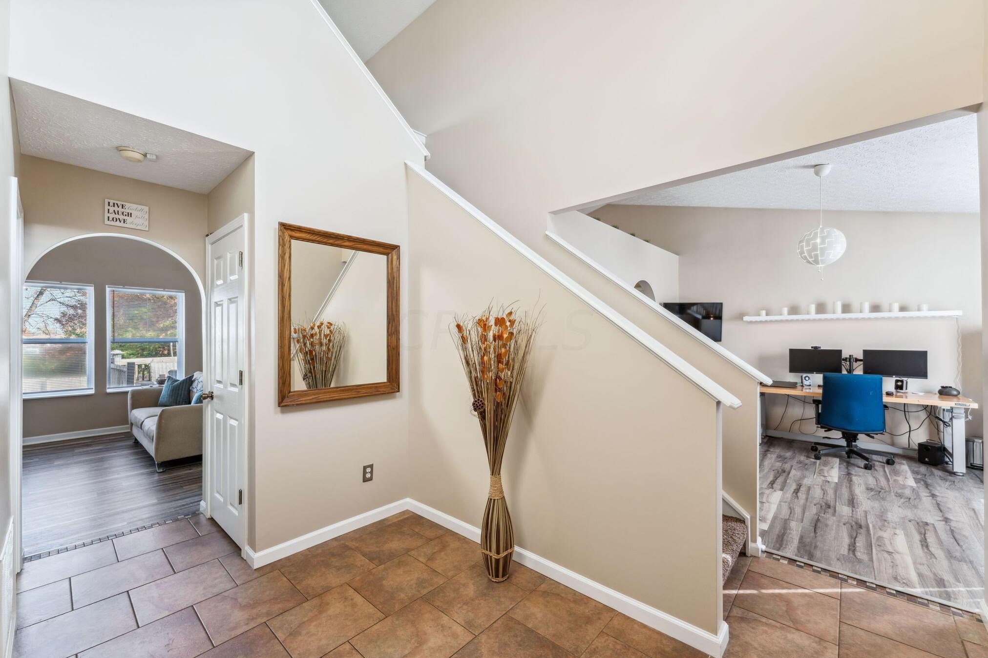 1142 Onslow Dr, Columbus, OH 43204-4725