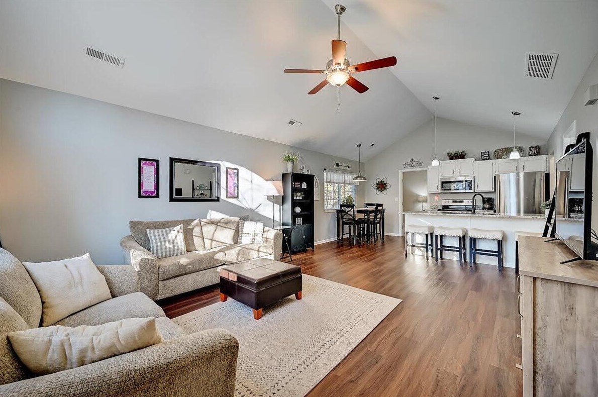 183 Timbers Dr, Columbus, OH 43230-4412