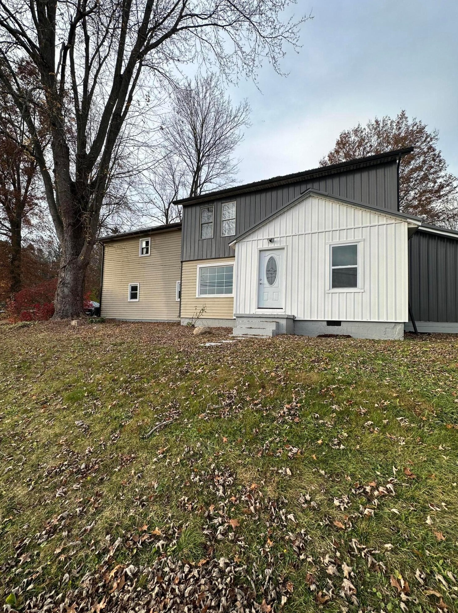 8377 Columbus Rd, Mount Vernon, OH 43050
